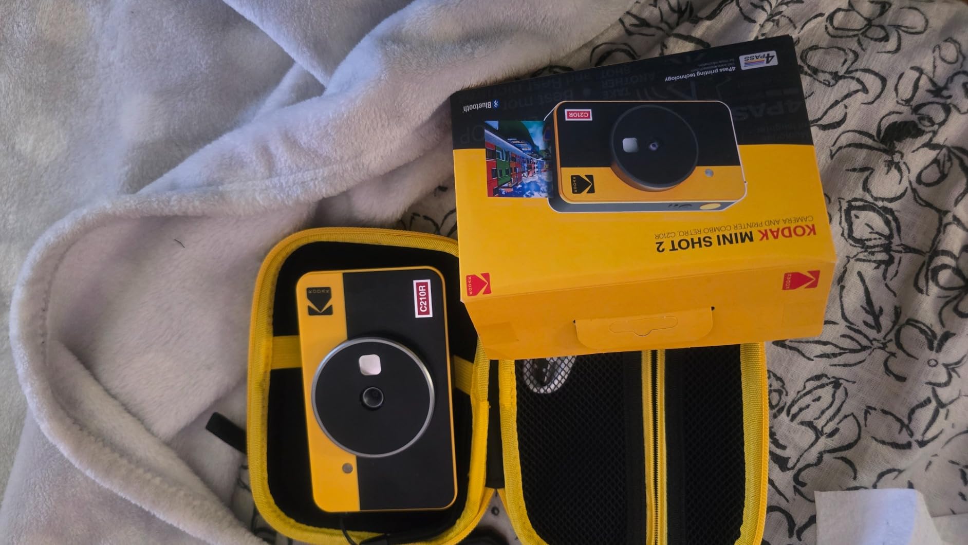 KODAK Mini Shot 2 Retro 2x3 Instant Camera, Photo Printer, 38 Sheet, White customer photo 1