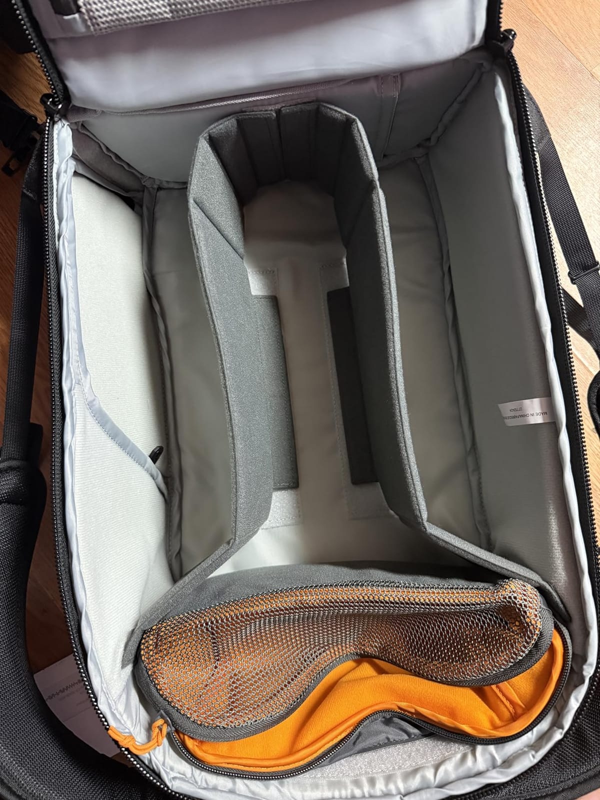 Lowepro Flipside BP 400 AW III Mirrorless and DSLR Camera Backpack - Black customer photo 2