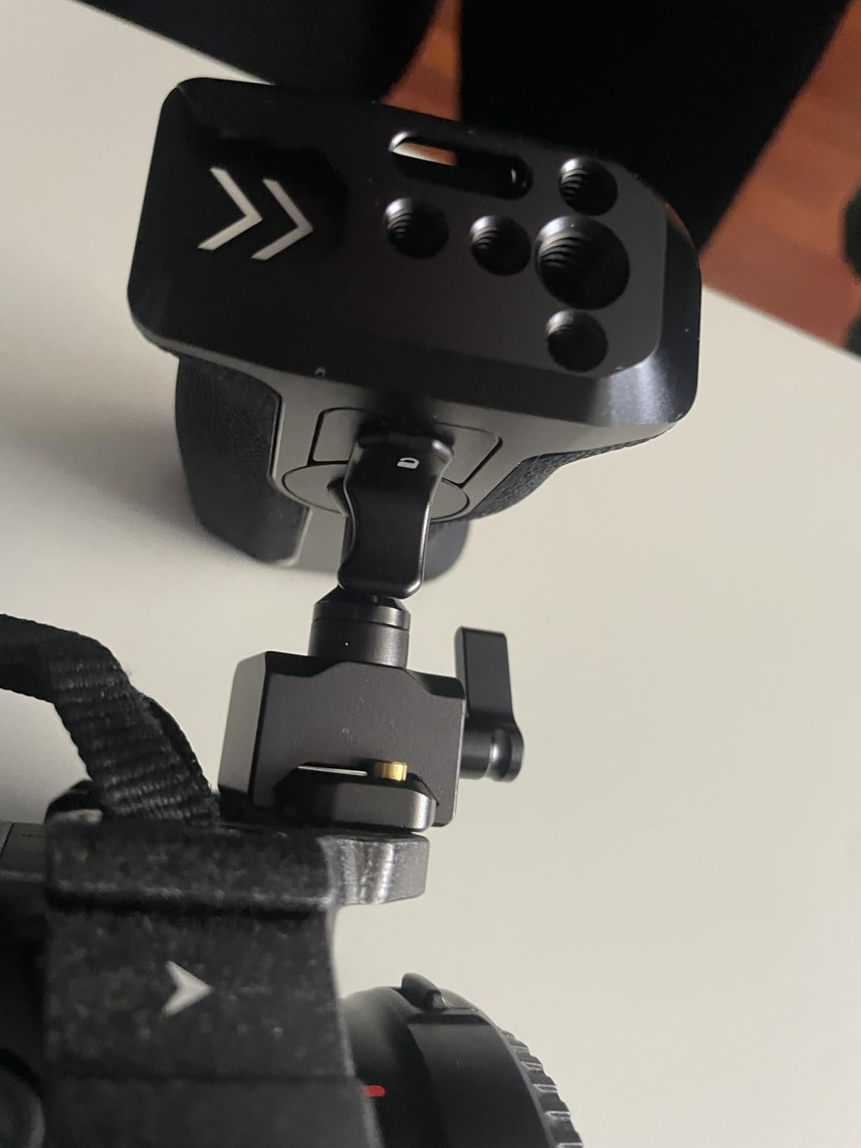 SmallRig Push-Button Rotating NATO Handle, Quick Release Handgrip for DLSR Camera Cage Kit, w/Built-in NATO Rail, Left Side - 3260 customer photo 1
