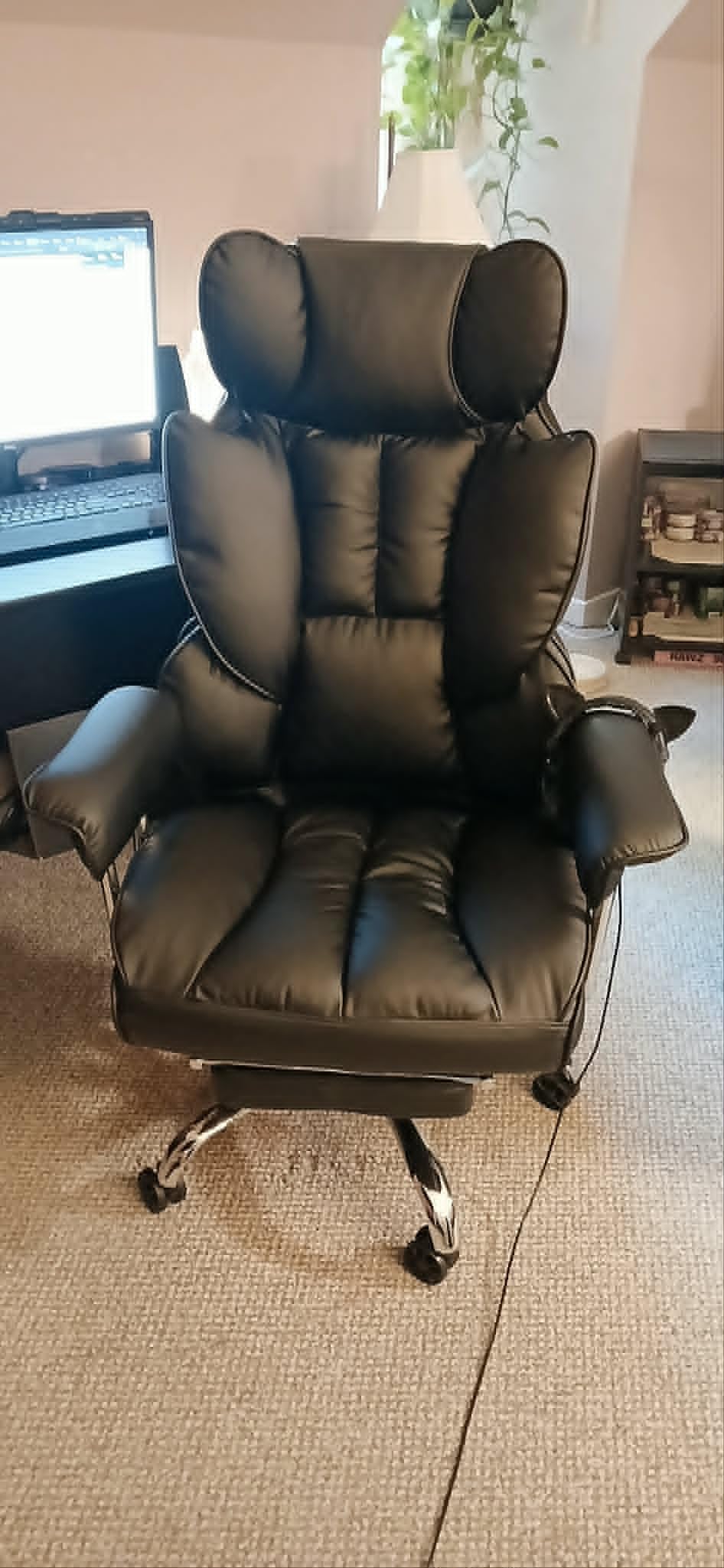 Efomao Big and Tall Office Chair 400lbs, Executive PU Leather Desk Chair with Footrest & Lumbar Support, Heavy Duty Computer Seating for Home, White customer photo 2