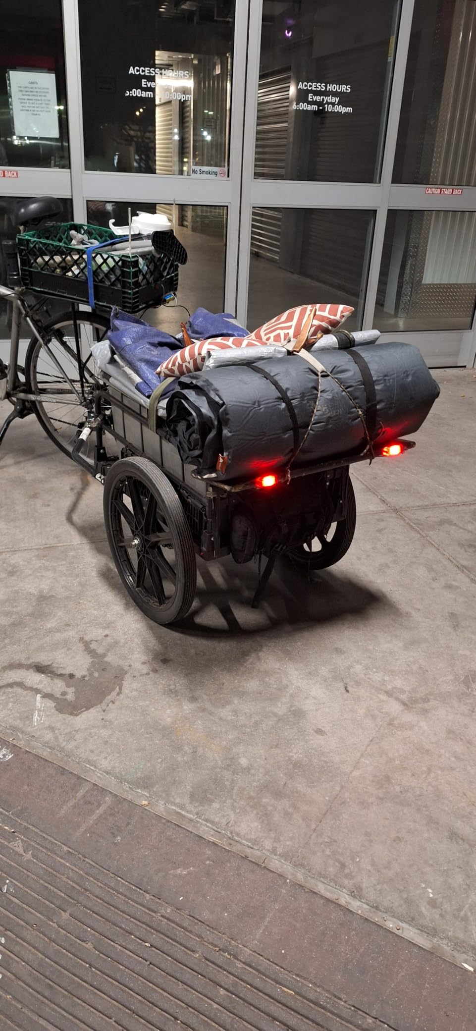 Aosom Bike Cargo Trailer with Suspension, 16'' Wheels, 88 lbs Max Load customer photo 1