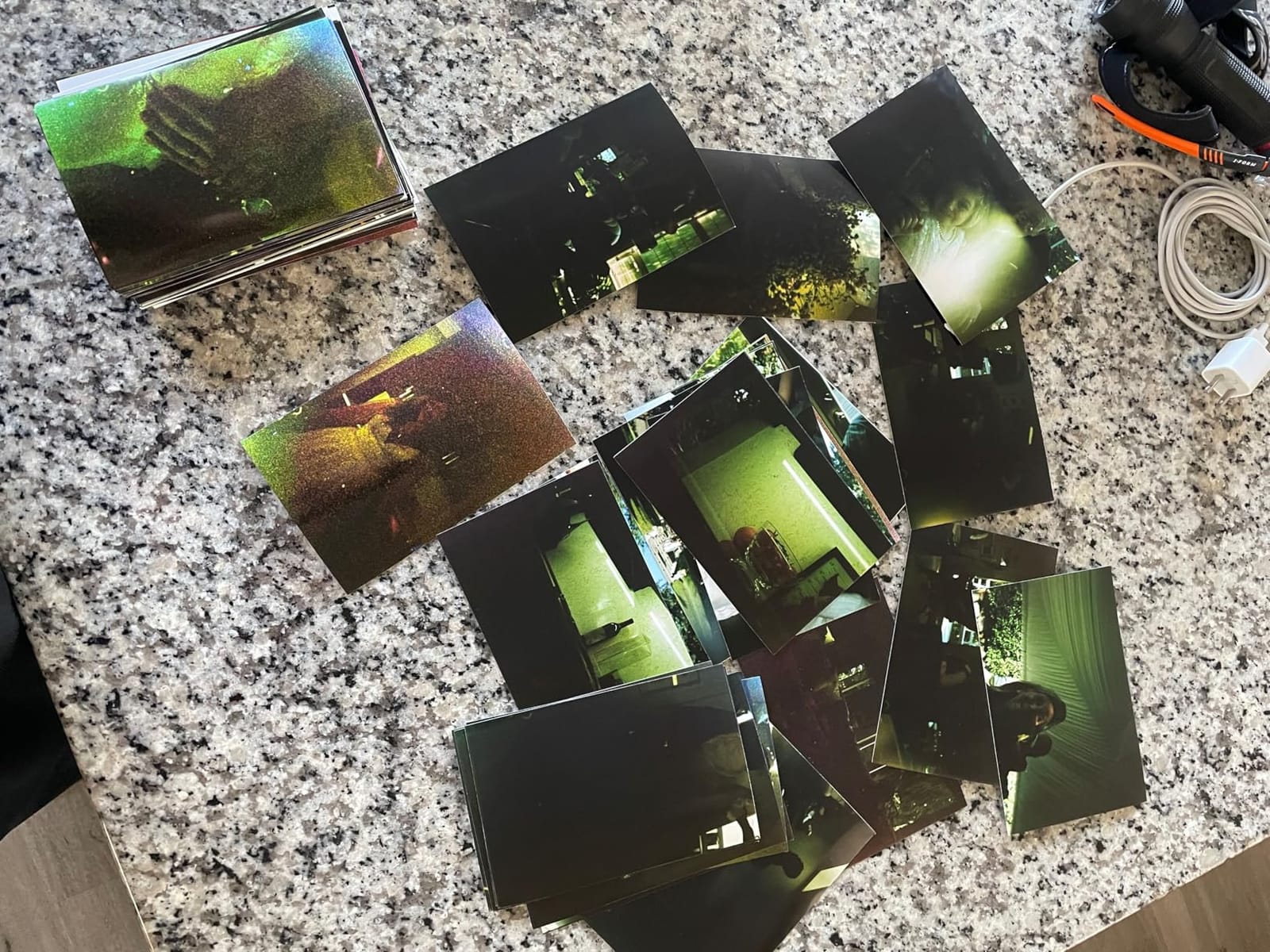 Zhengmy 10 Pack Disposable Camera Bulk for Wedding, 35mm Single Use Camera Bulk with Flash One Time for Gathering Wedding Travel(Gold Rose,Retro Color Film) customer photo 2