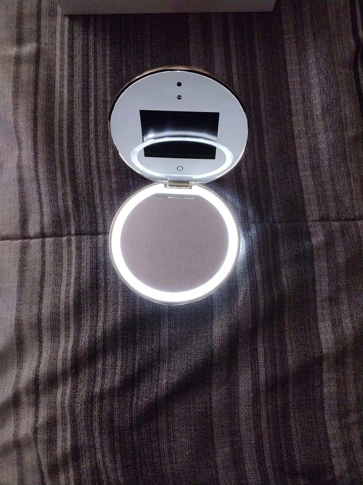 L&L SKIN UVmagic Mirror, Compact Mirror Design for Sunscreen Test, Travel Makeup Mirror with UV Camera for Sunscreen Coverage Test customer photo 1