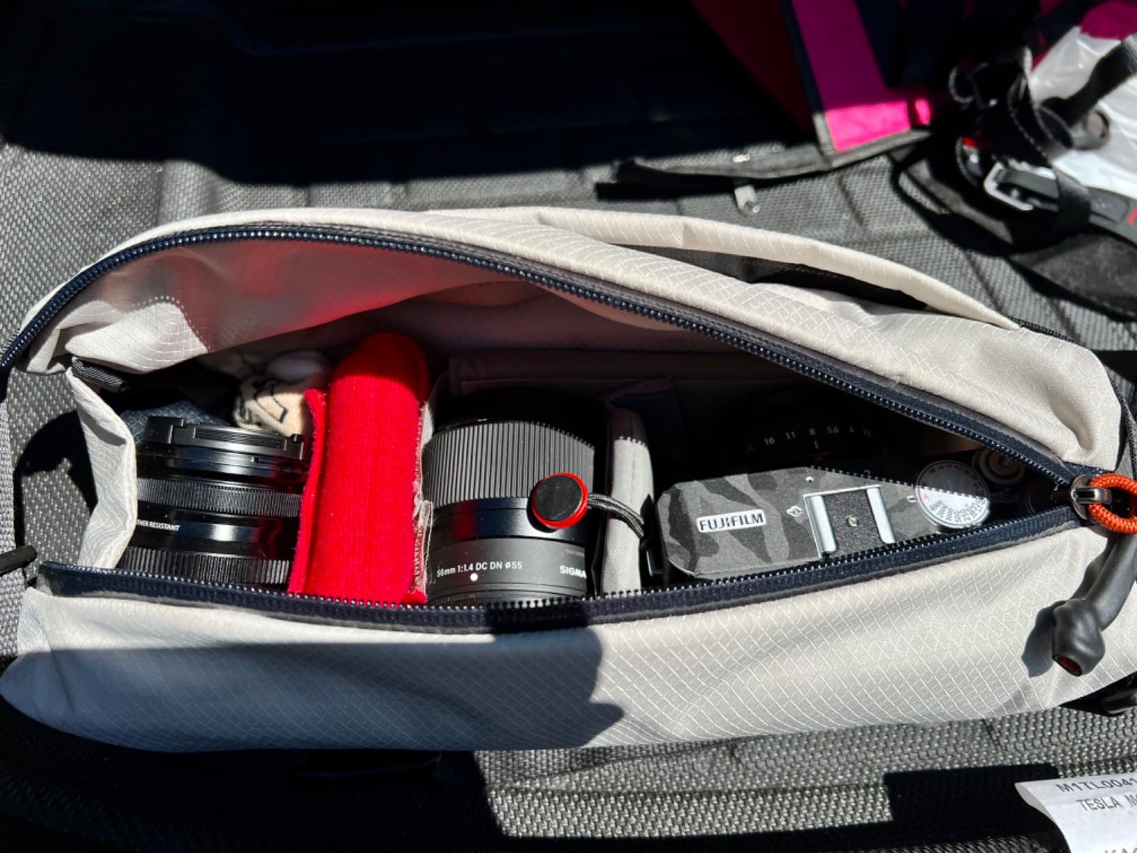 Bellroy Lite Sling, Lightweight Crossbody Bag - Black customer photo 2