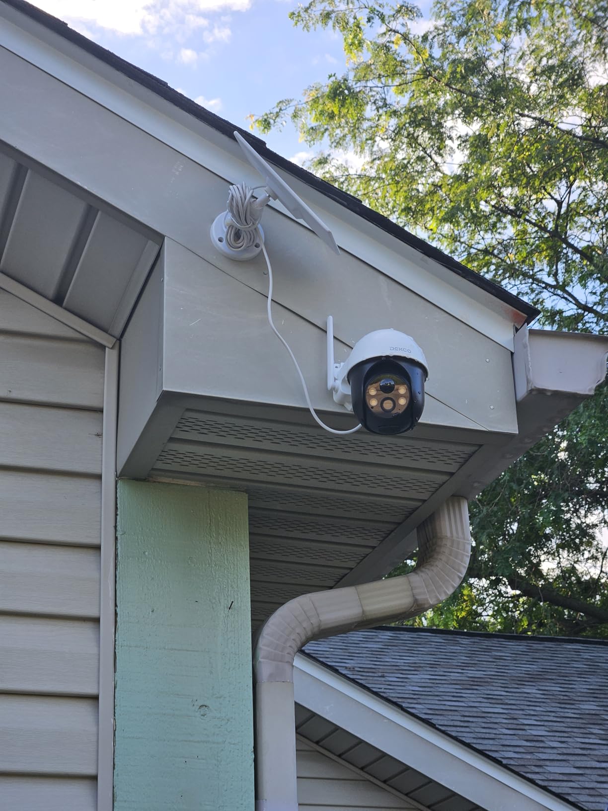 DEKCO Solar Security Camera Outdoor Wireless, True 2K, Panoramic PTZ customer photo 1