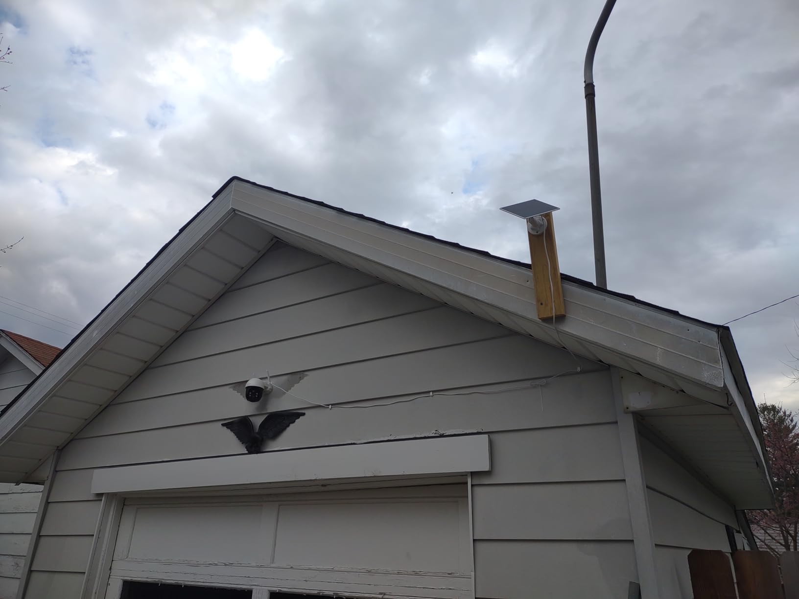 DEKCO Solar Security Camera Outdoor Wireless, True 2K, Panoramic PTZ customer photo 2