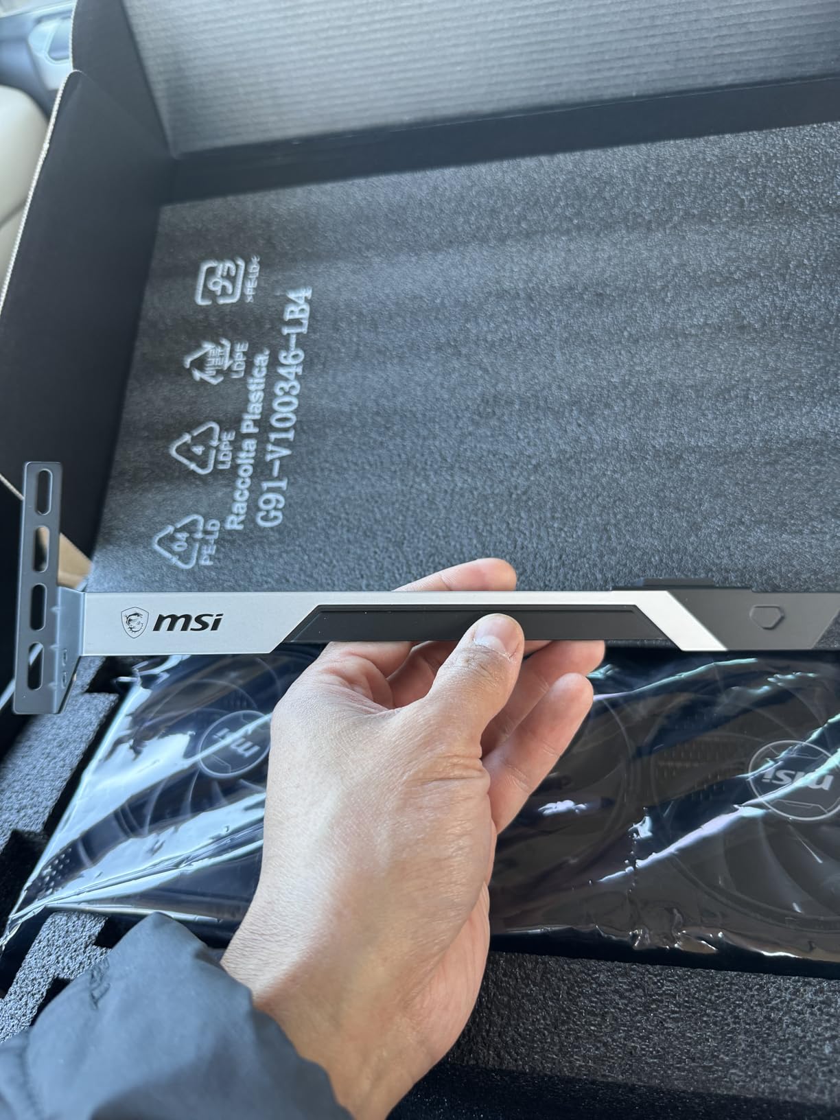 msi GeForce RTX 4070 Ti Super 16G Ventus 3X Black OC Graphics Card (NVIDIA RTX 4070 Ti Super, 256-Bit, Extreme Clock: 2655 MHz, 16GB GDRR6X 21Gbps, HDMI/DP, Ada Lovelace Architecture) customer photo 1