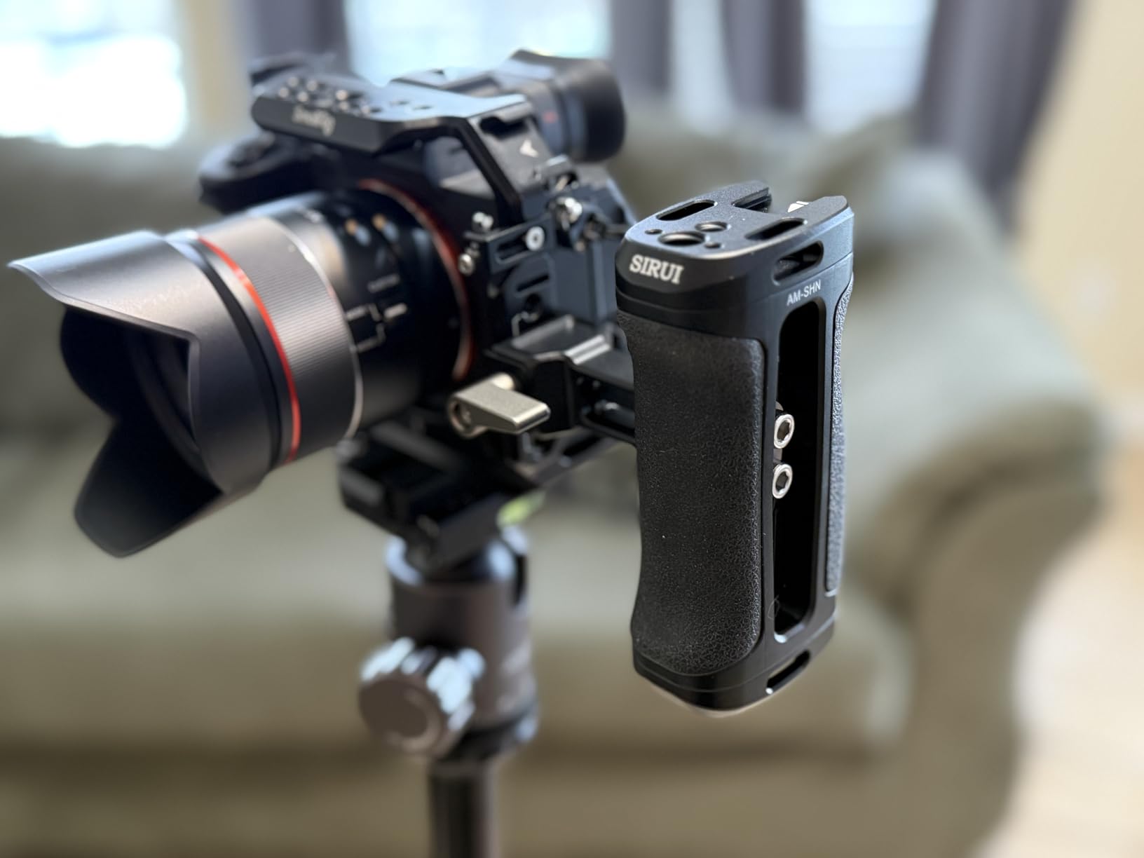 SIRUI AM-SHN Camera Cage Side Handle, ARRI NATO Mount, Cold Shoe customer photo 1