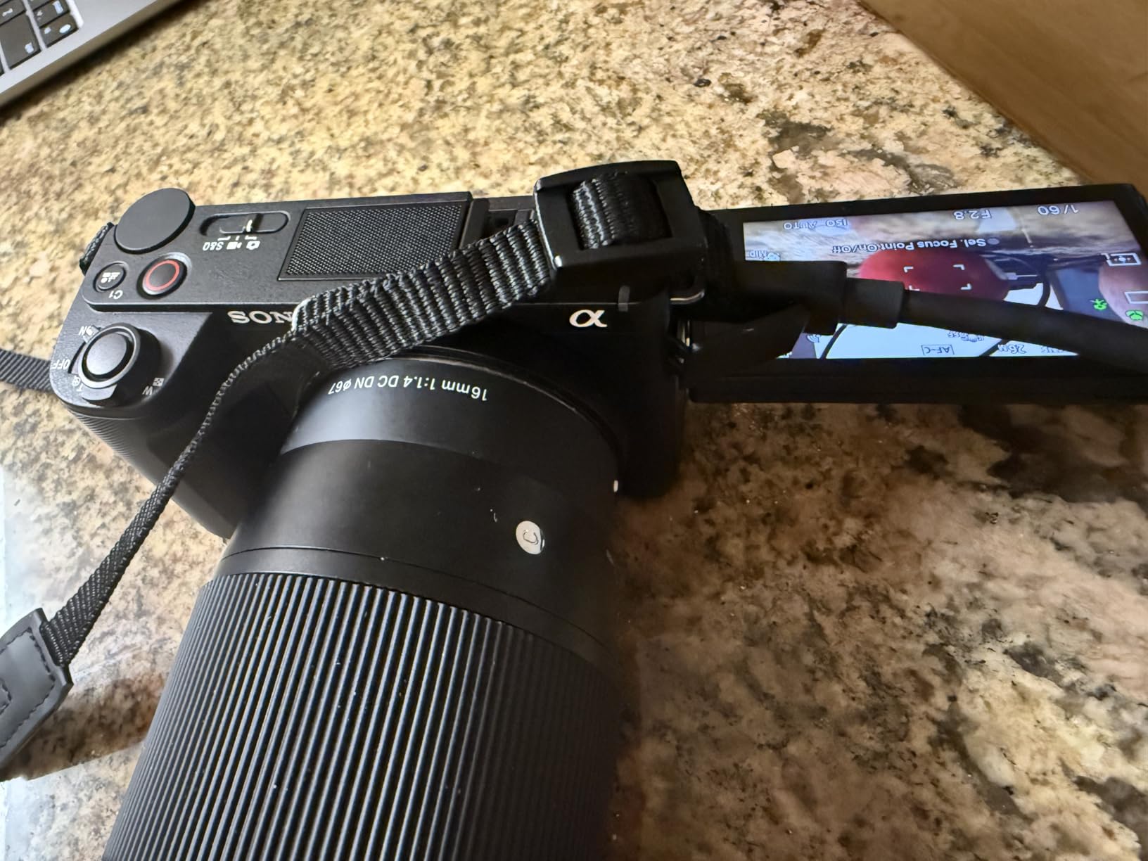 Sony ZV-E10 II APS-C Mirrorless Creator Camera Body White | 26MP APS-C Exmor R Sensor, Bionz XR, 4K60p 10-Bit Internal Recording, E-Mount Interchangeable customer photo 1