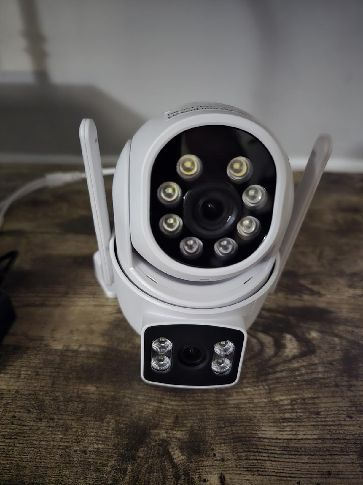 Camcamp Wireless Security Camera System with 10.1