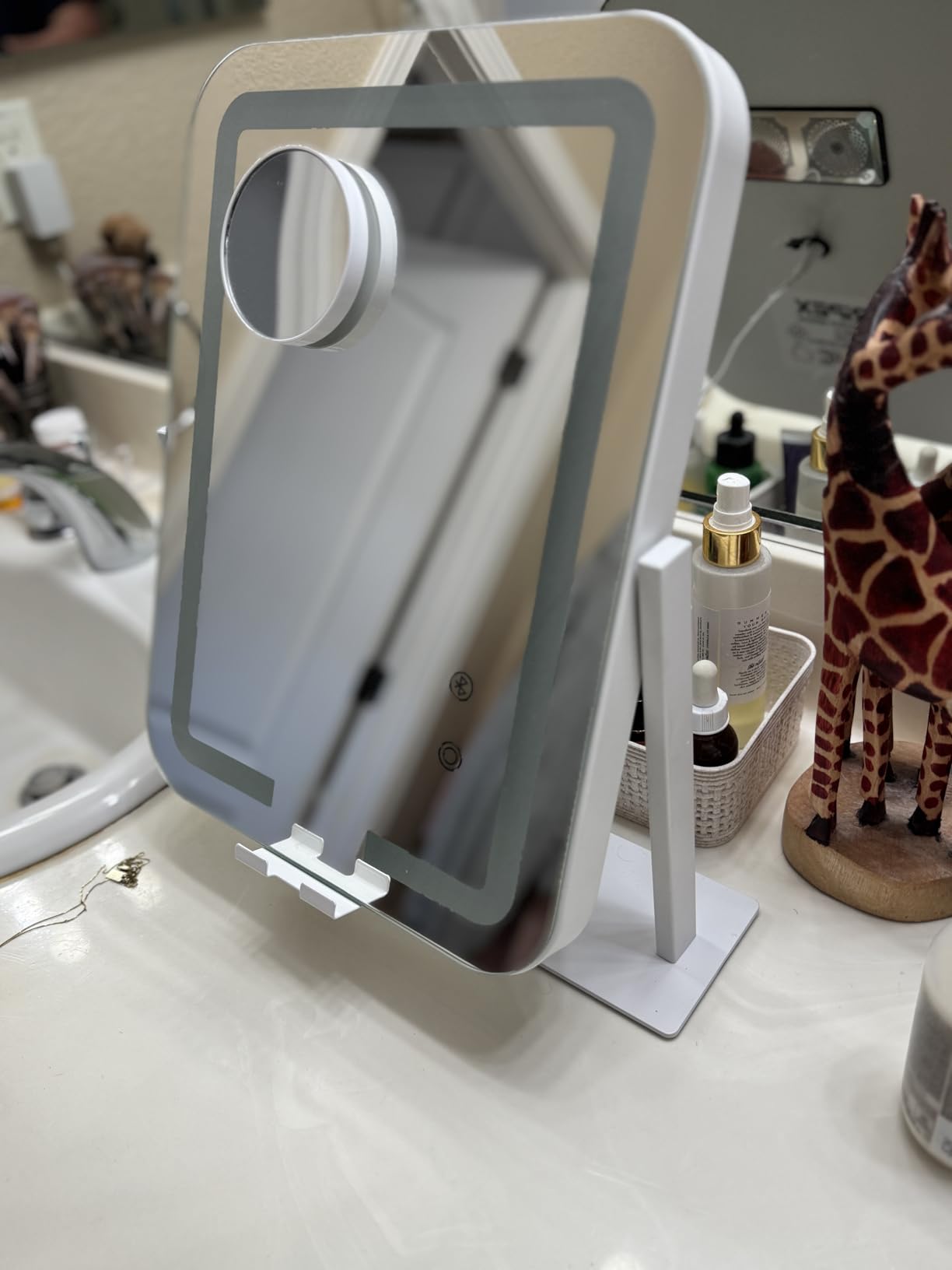 Dripex 5-in-1 Lighted Vanity Mirror with Bluetooth Speaker & Wireless Charging, 15
