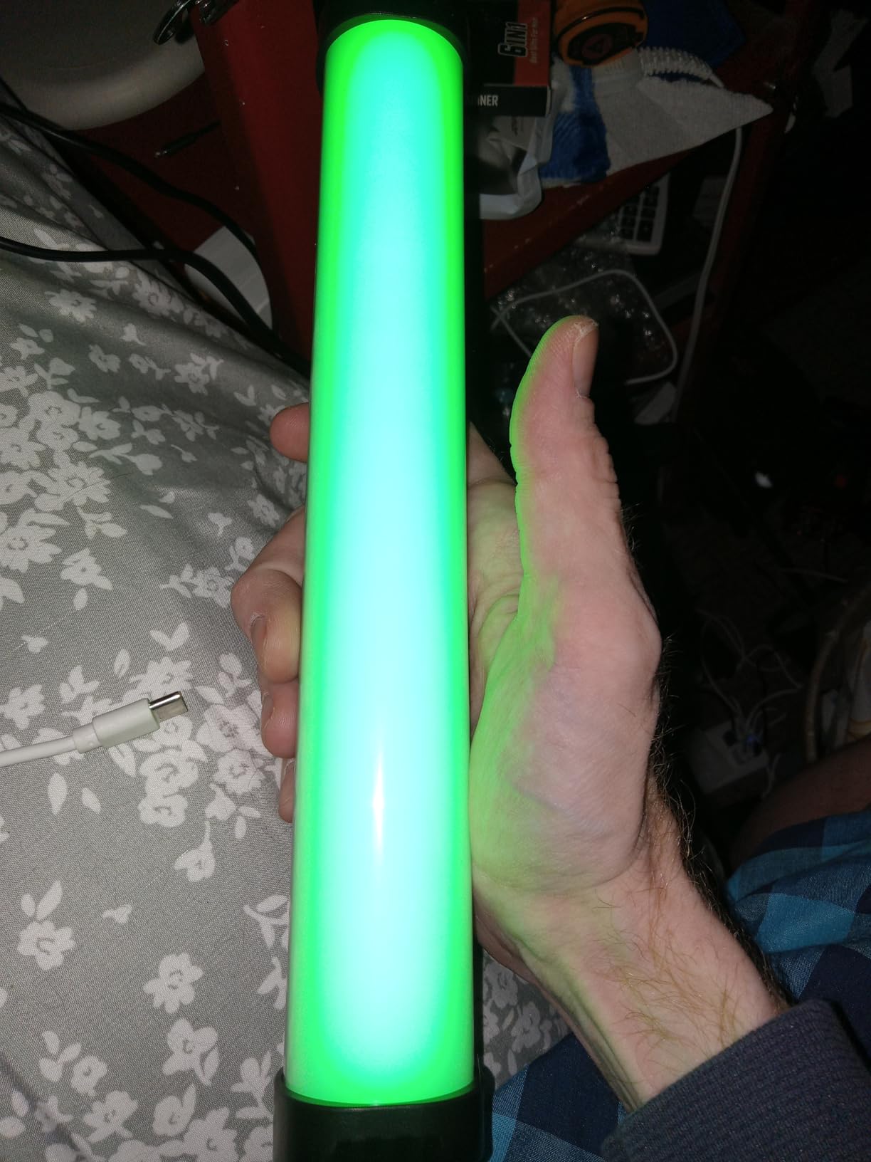NEEWER RGB2 LED Tube Light Stick with Metal Barndoor, Handle, Touch Bar/APP/2.4G Control, Rechargeable Magnetic Handheld RGB Video Light, 2500K-10000K CRI98+ Dimmable Photography Lighting, 18 Scenes customer photo 2