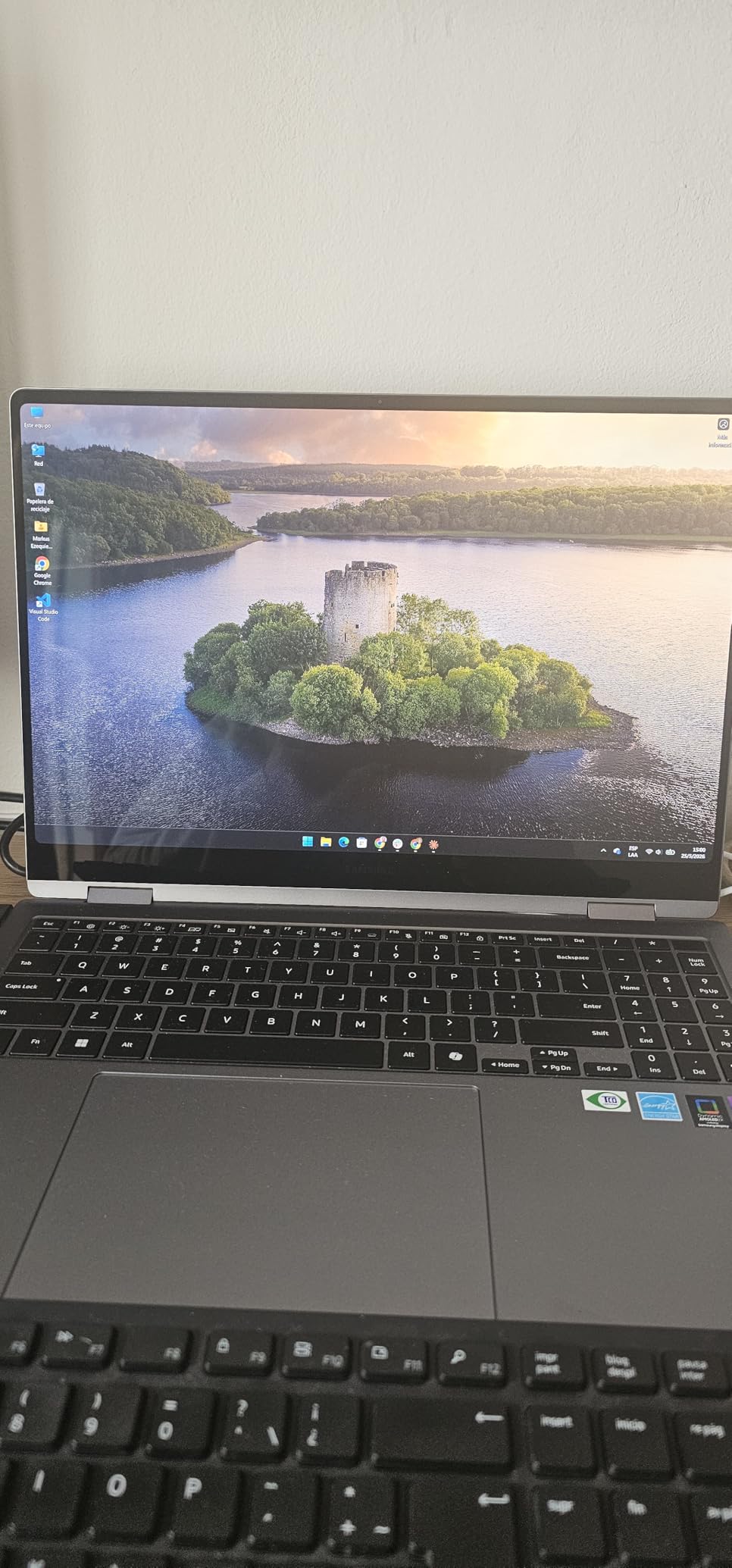 Samsung 16” Galaxy Book5 Pro 360 Copilot+ PC, AI Business Laptop, Windows 11 Pro, Intel Core Ultra 7 Processor 256V, 3K AMOLED Touchscreen, 16GB / 512GB, 120HZ, 2025 Model, NP964QHA-KG1US, Gray customer photo 1