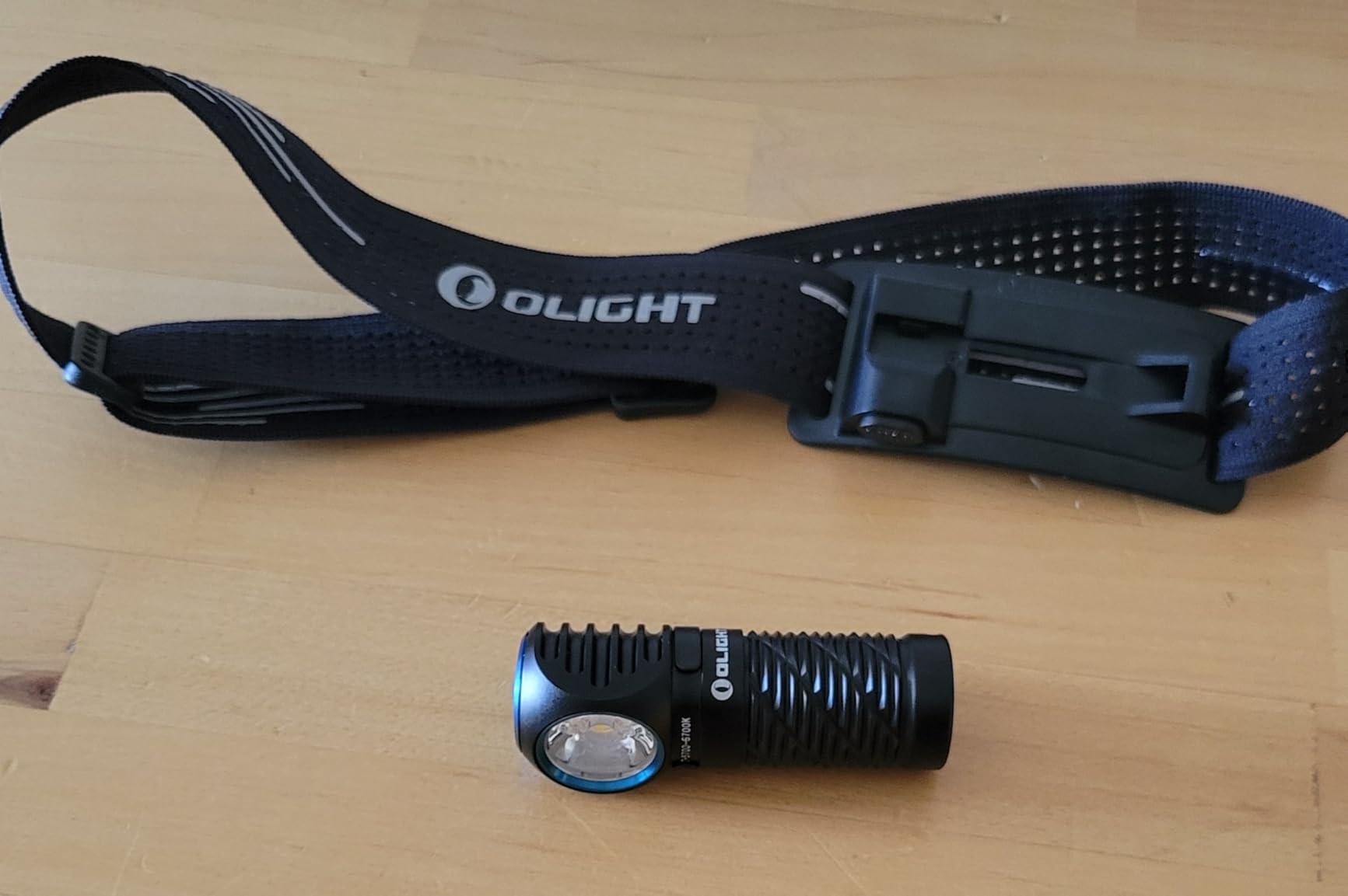 OLIGHT Perun 3 Mini Rechargeable Headlamp, Waterproof, 1250 Lumens, Black customer photo 2