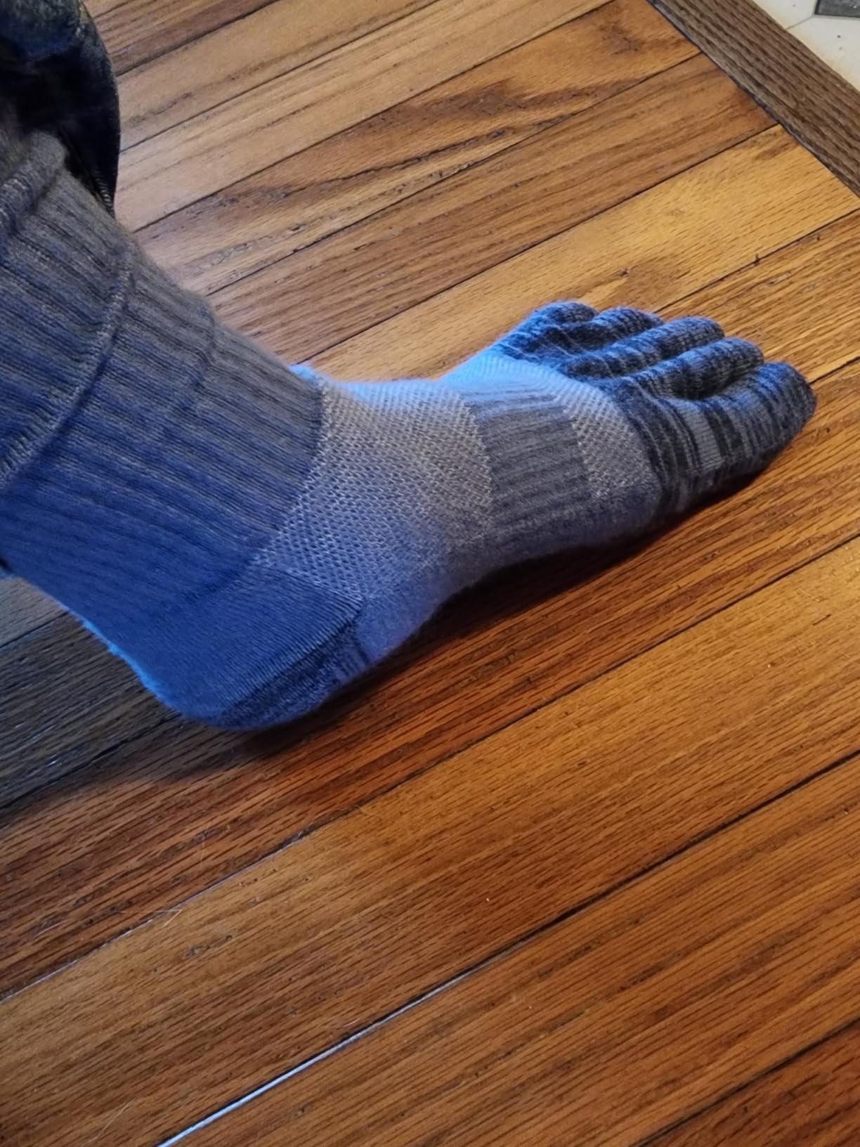 Merino Wool Toe Socks for Hiking Men Women,Crew Five Finger Socks customer photo 1