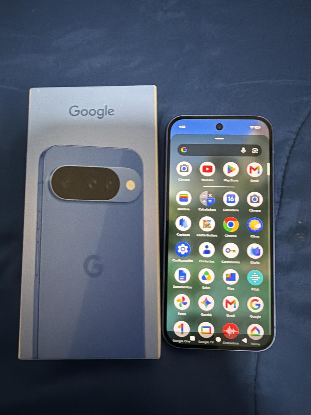 Google Pixel 10 - Unlocked Smartphone with Gemini - Frost - 128 GB | Android phone, advanced triple rear camera, 20x zoom, fast-charging 24+ hour battery, 6.3
