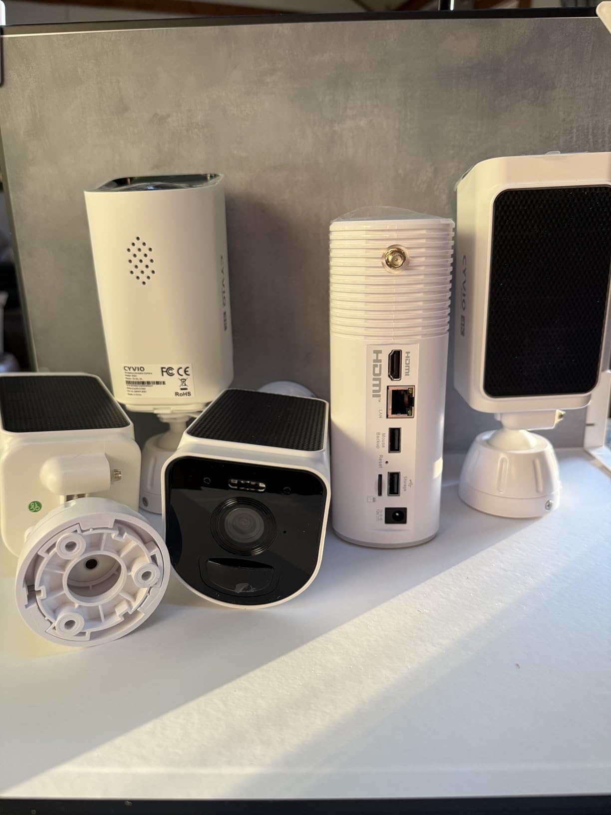4K Solar Wireless Security Camera System, 2300ft Long-Range WiFi | Built-in Solar Panel & 11600mAh Battery, Color Night Vision, AI & PIR Detection, Easy Setup, No Subscription, IP66 Weatherproof customer photo 2