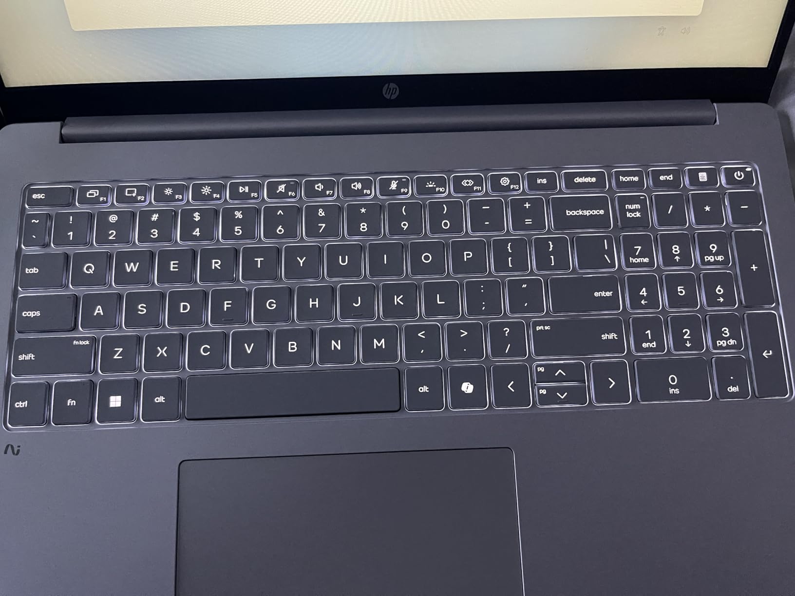 HP OmniBook 3 16 inch Next Gen AI PC, 2K Touchscreen, AMD Ryzen AI 5 430, 16 GB RAM, 512 GB SSD, AMD Radeon 840M GPU, Windows 11 Home, Glacier Silver, 16-bv0099nr customer photo 2