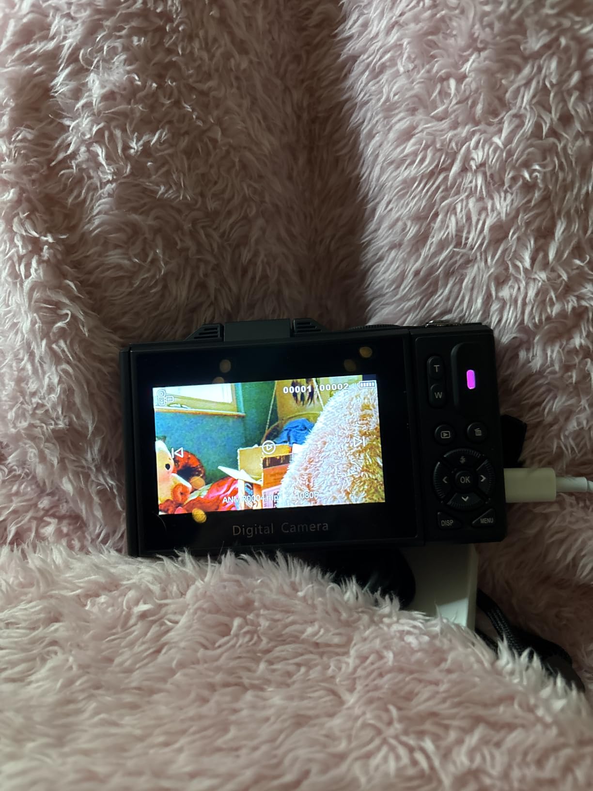 4K Digital Camera for Beginners & Teens, Autofocus Vlogging Camera with 180° Flip Screen, 18X Zoom, Easy-to-Use Compact Travel Camera, WiFi, 2 Batteries, 32GB Card customer photo 2