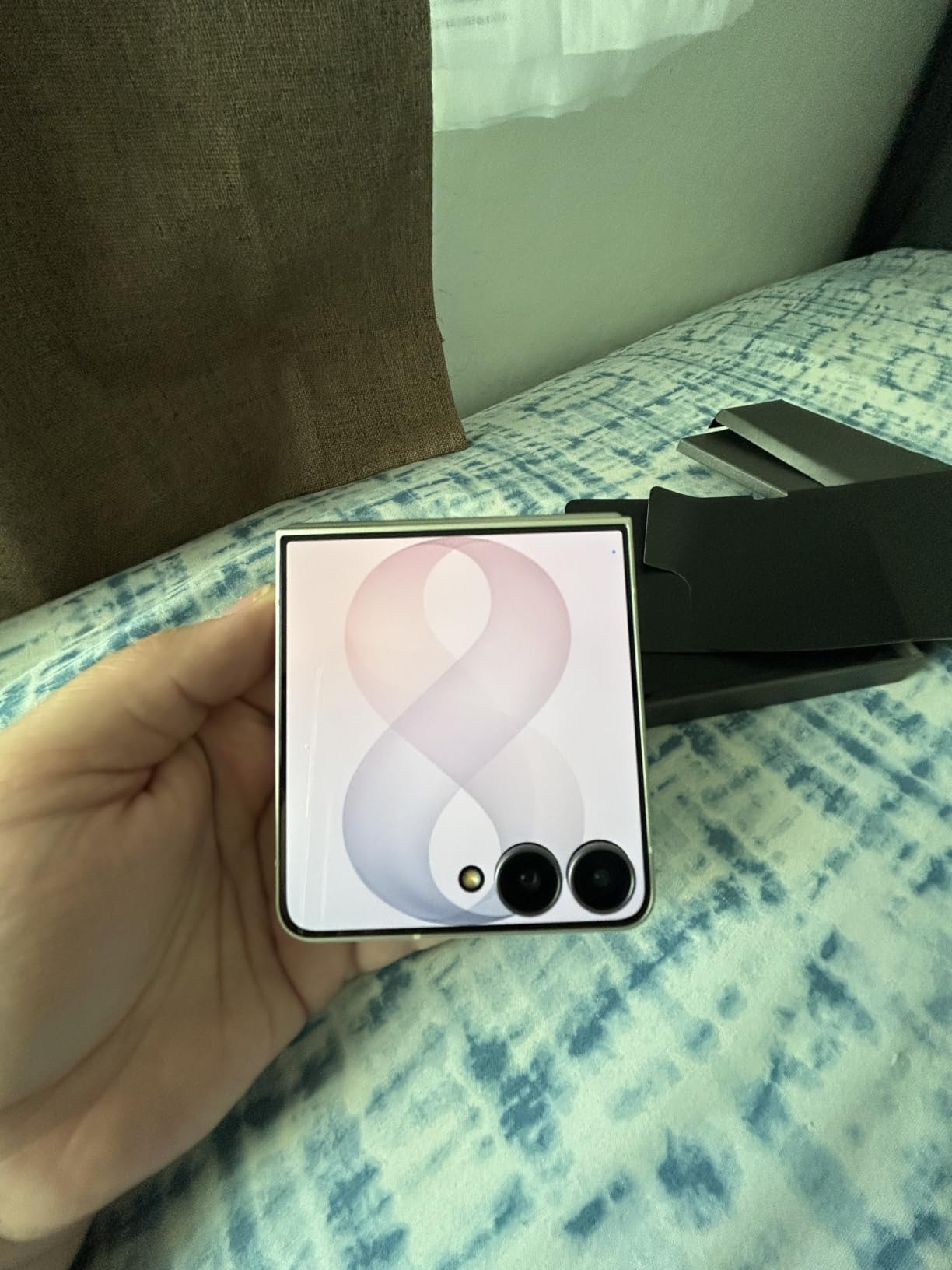 Samsung Galaxy Z Flip8 Unlocked Cell Phone + $200 Gift Card, 512GB, Pink | 2026 AI Android Smartphone, FlexCam + Super Steady Video and Snapdragon 8 Elite Gen 5 Chip, US 1 Yr Warranty customer photo 2