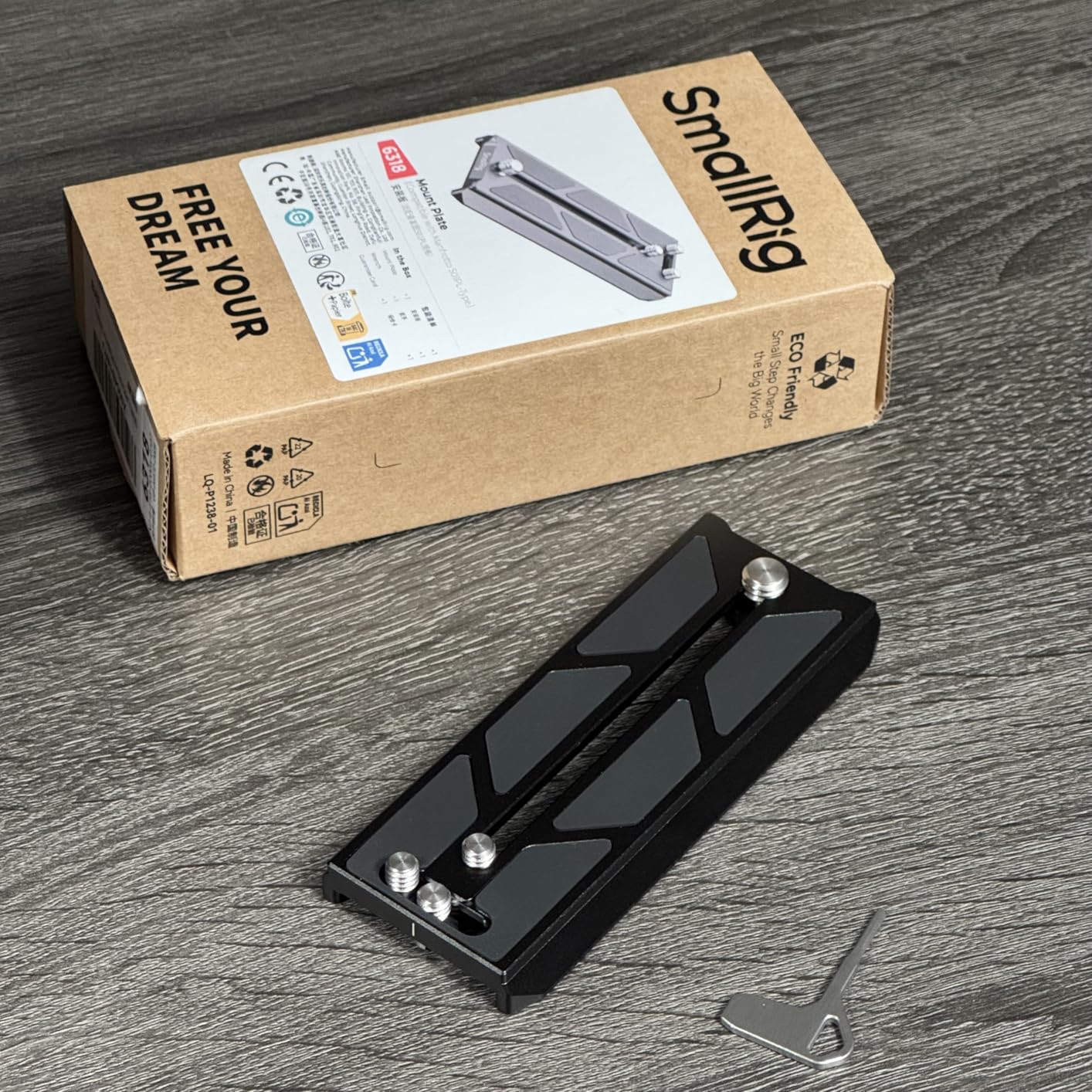 SMALLRIG Mount Plate for Manfrotto 501PL-Type, Quick Horizontal/Vertical Switching, Dual-Screw Anti-Twist Locking, Built-in Silicone Pad, with Double Head Wrench - 6318 customer photo 2
