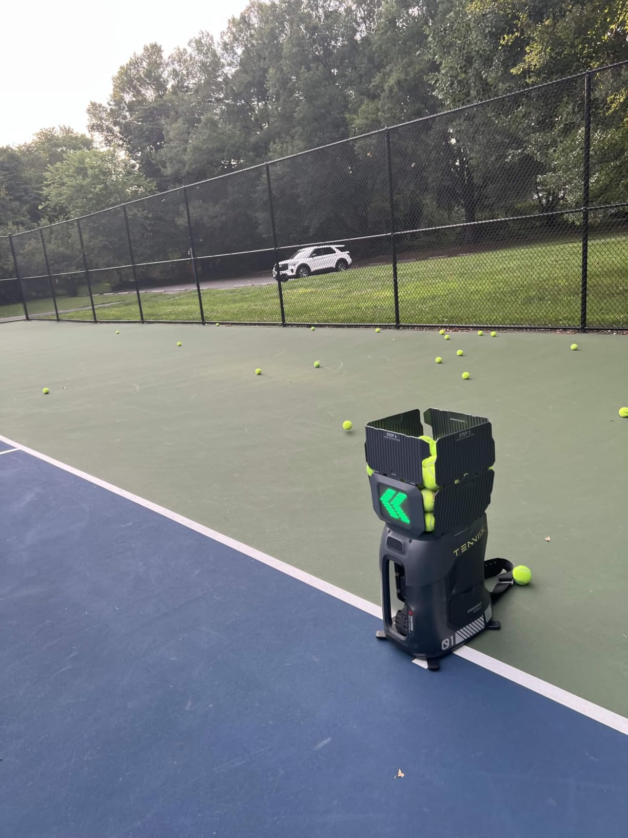 Basic Tennis Ball Machine, 18.7LB Portable Tennis Robot customer photo 2