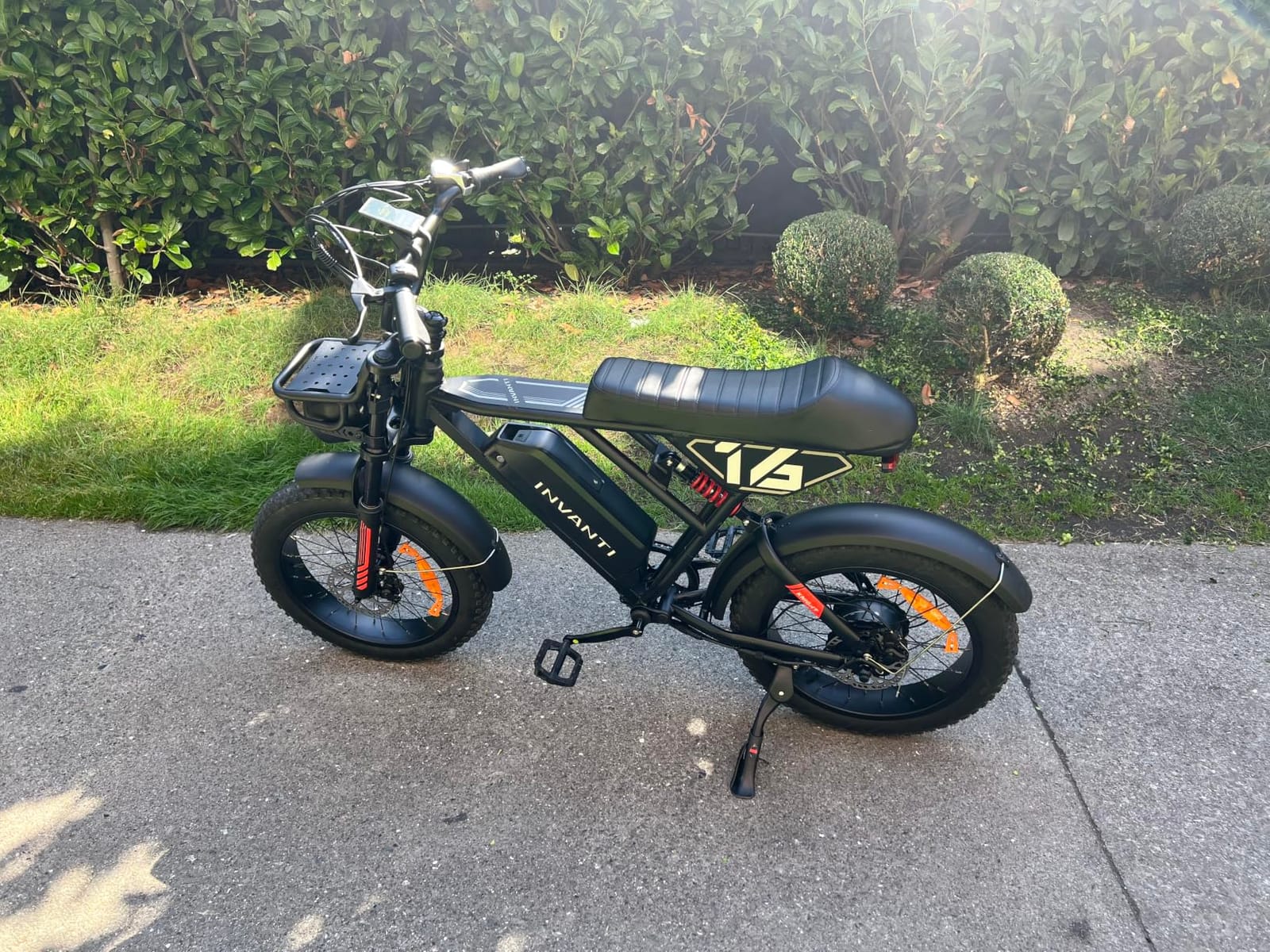 INVANTI Electric Bike for Adults, Electric Dirt Bike 750W Peak Motor,20MPH E-Bike with 48V 15.6AH Removable Battery, 20