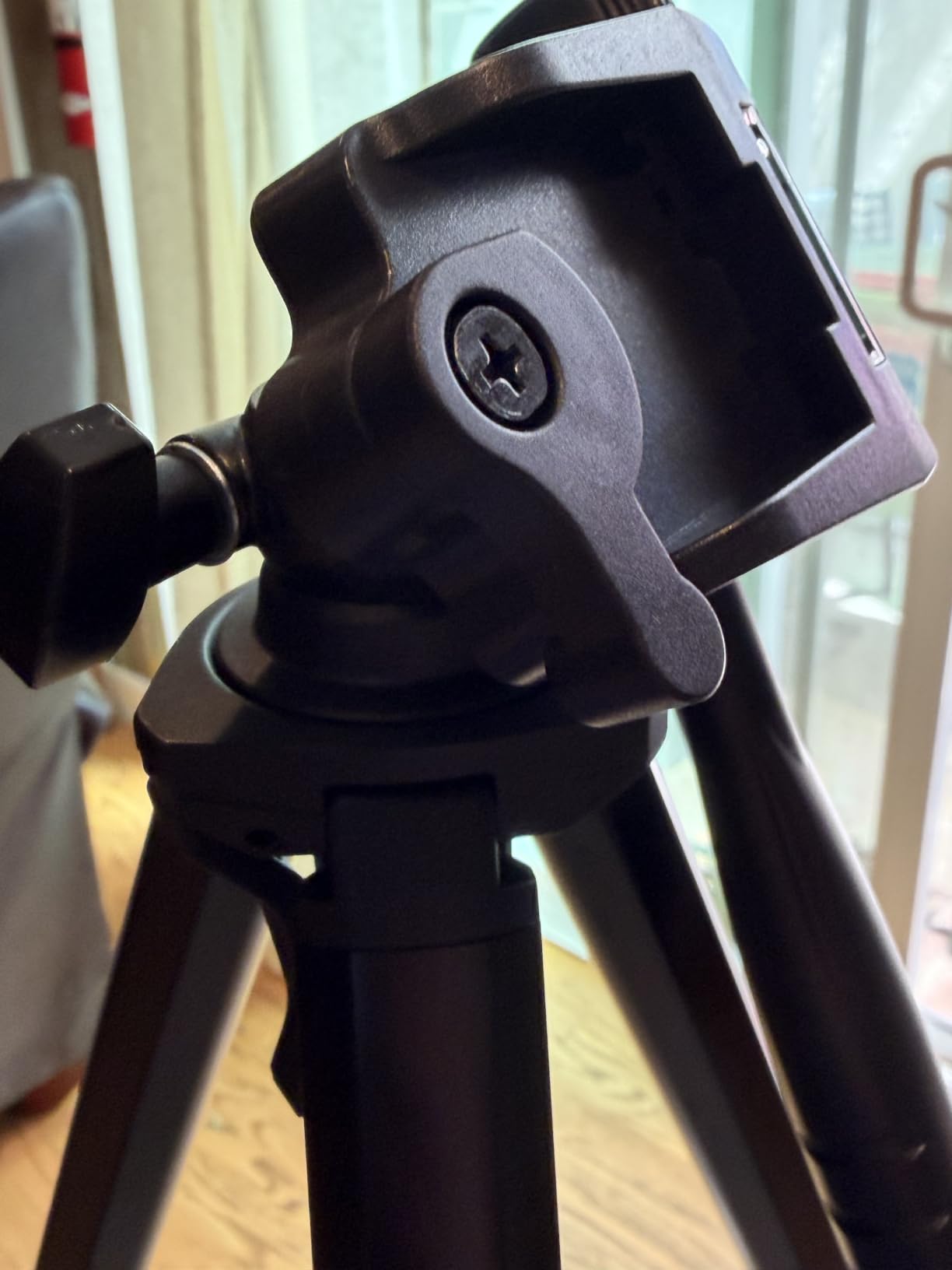 K&F CONCEPT 57.9'' Tripod for Phone& Camera, Compact Portable Travel Tripod | Folds to 17'' Weighs 1.36lbs, 360° Rotation & +90°/-85° Tilt Max Load 4.4lb, Compatible with Smartphones, Cameras. S204A1 customer photo 2