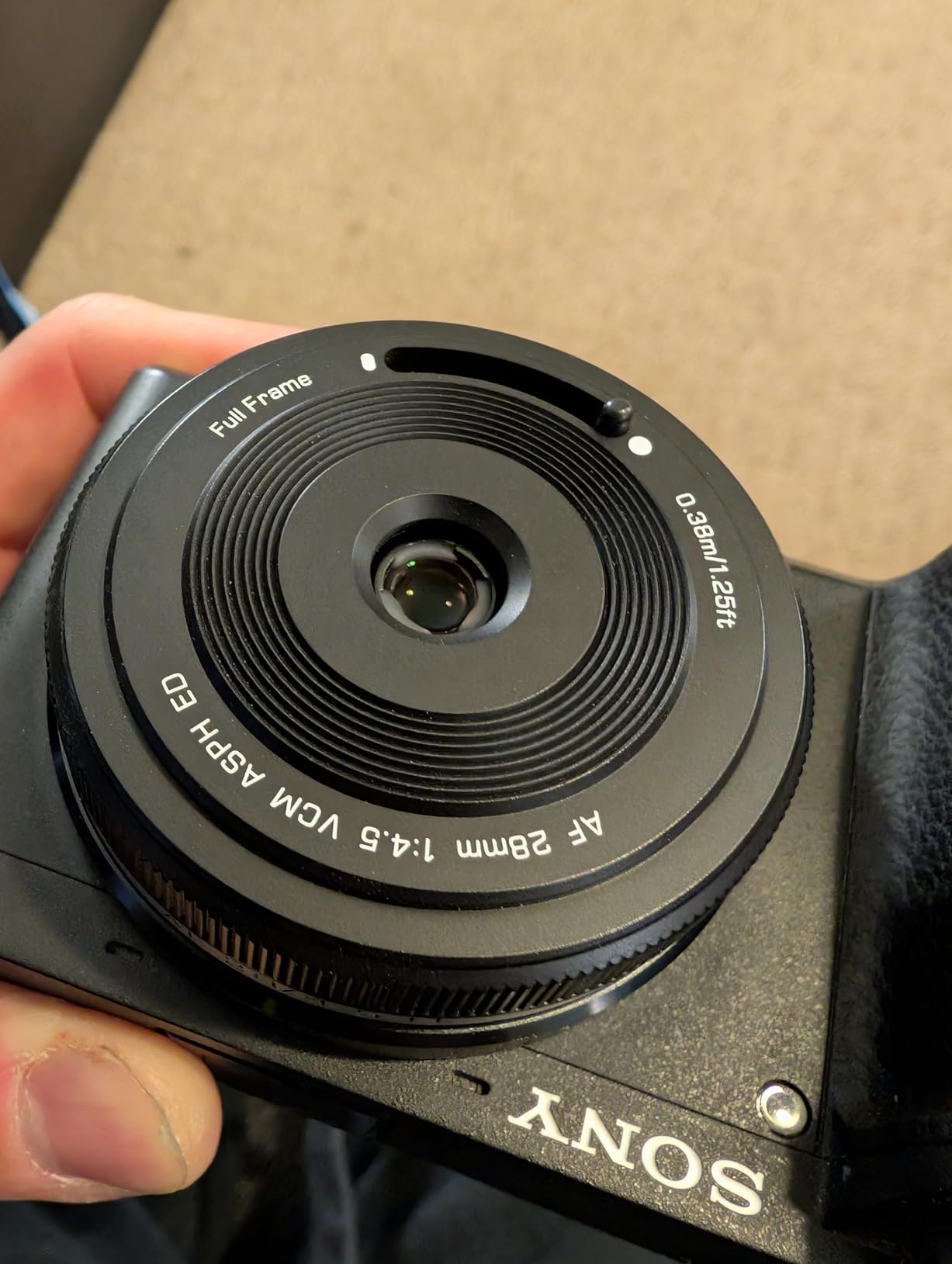 VILTROX AF 26mm F2.8 EVO FE Full-Frame Prime Lens for Sony E-Mount Cameras | 0.2m Close-Up, STM Silent AF, Independent Aperture & Focus Rings, 130g Ultra-Lightweight, with Magnetic Cap customer photo 2