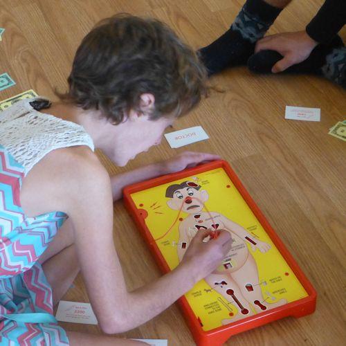 Hasbro Gaming Operation Electronic Board Game, Family Games for Kids Ages 6+, Kids Board Games for 1+ Players, Funny Games for Kids, Easter Gifts for Boys and Girls (Amazon Exclusive) customer photo 1