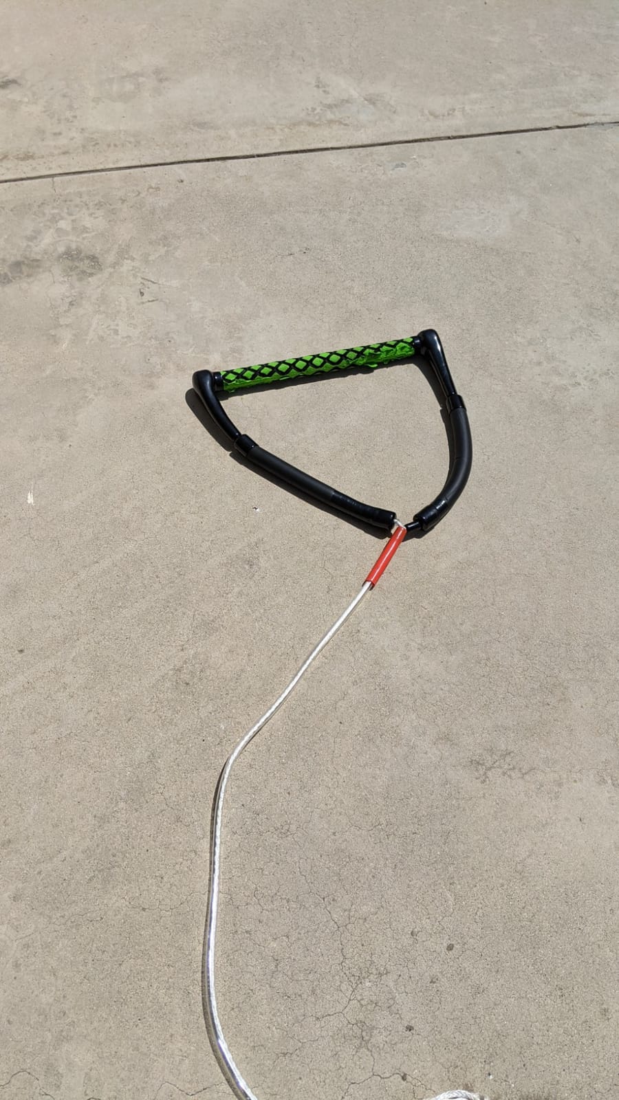 Airhead Water Ski Rope with EVA Handle, 1 Section for Tubing, Water Skis and Wakesurf Boards,Green and Black customer photo 2