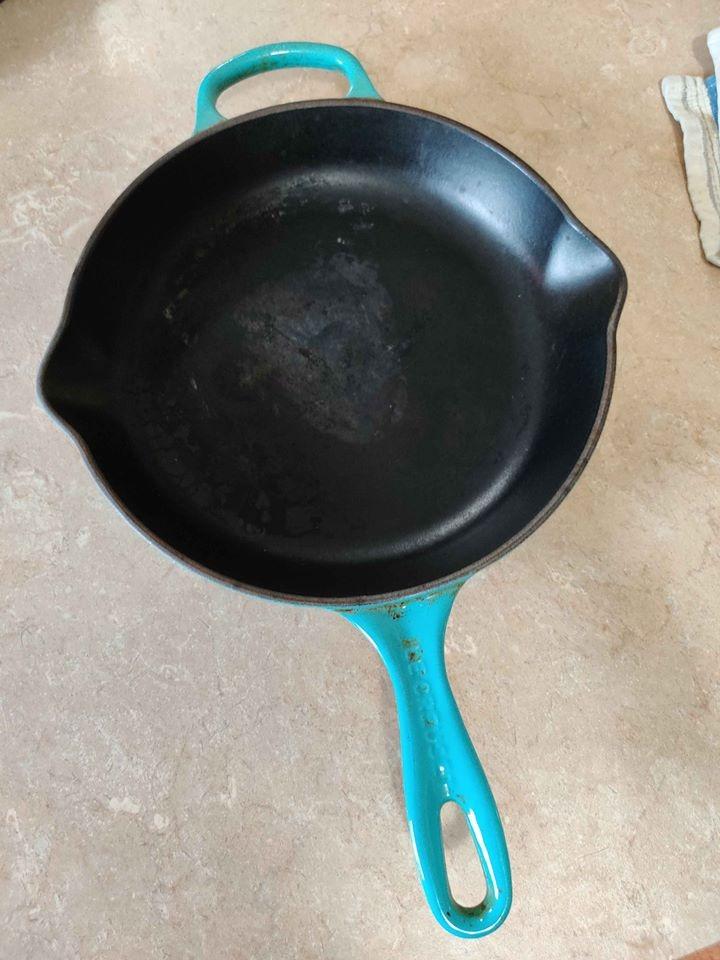 Le Creuset Signature Round Skillet customer photo 2