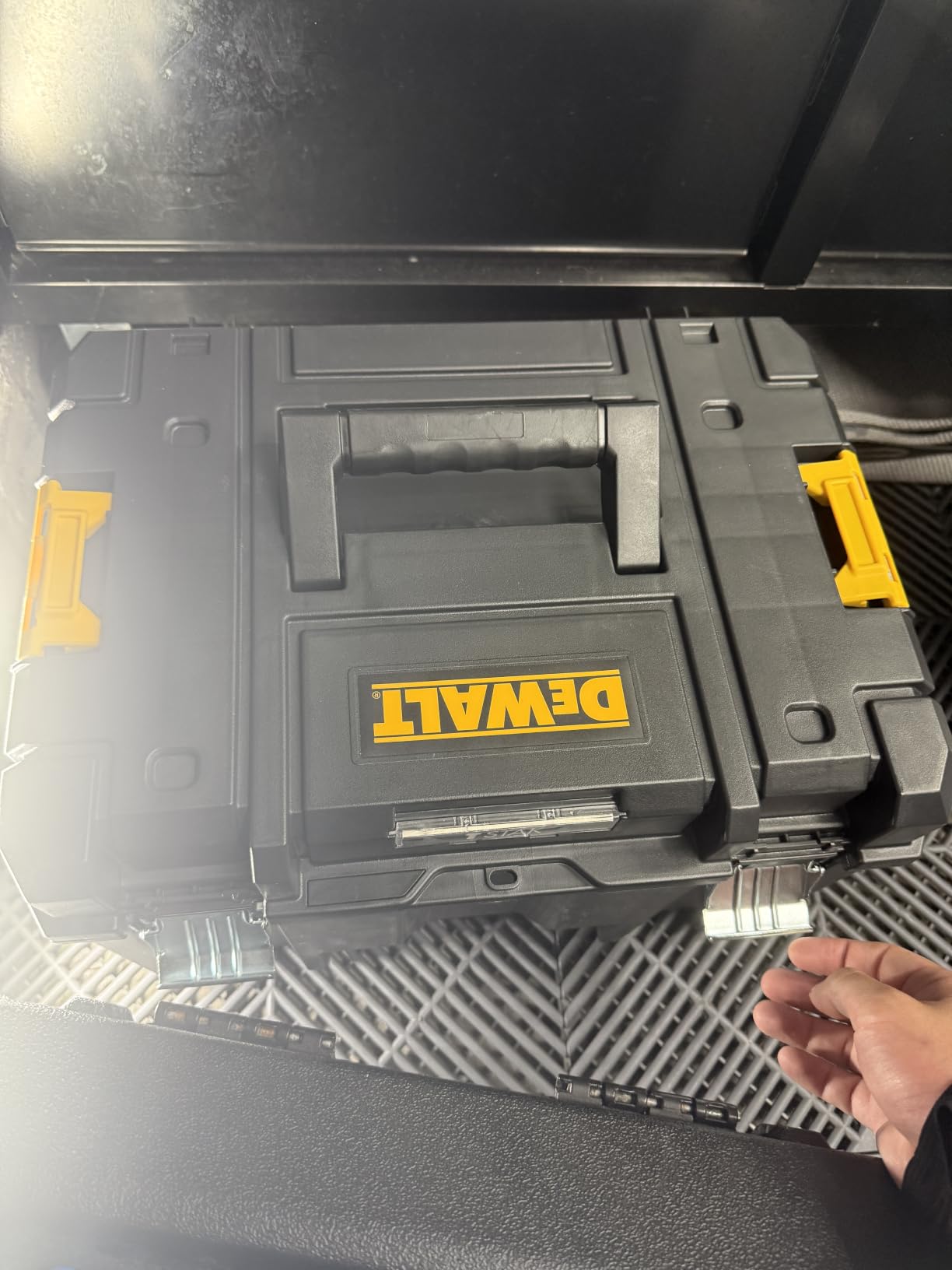DEWALT TSTAK Tool Box, Extra Large Design, Removable Tray for Easy Access to Tools, Water and Debris Resistant (DWST17806) customer photo 2