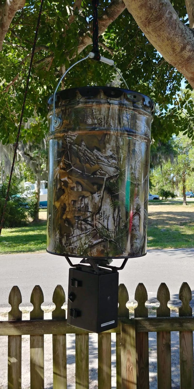 WILDGAME INNOVATIONS Quick-Set 50 lb Bucket Feeder with PCell Timer Hanging Wildlife Feeder for Corn & Pellet Feed with 1-2 Available Feed Times & 30 ft Radius customer photo 2