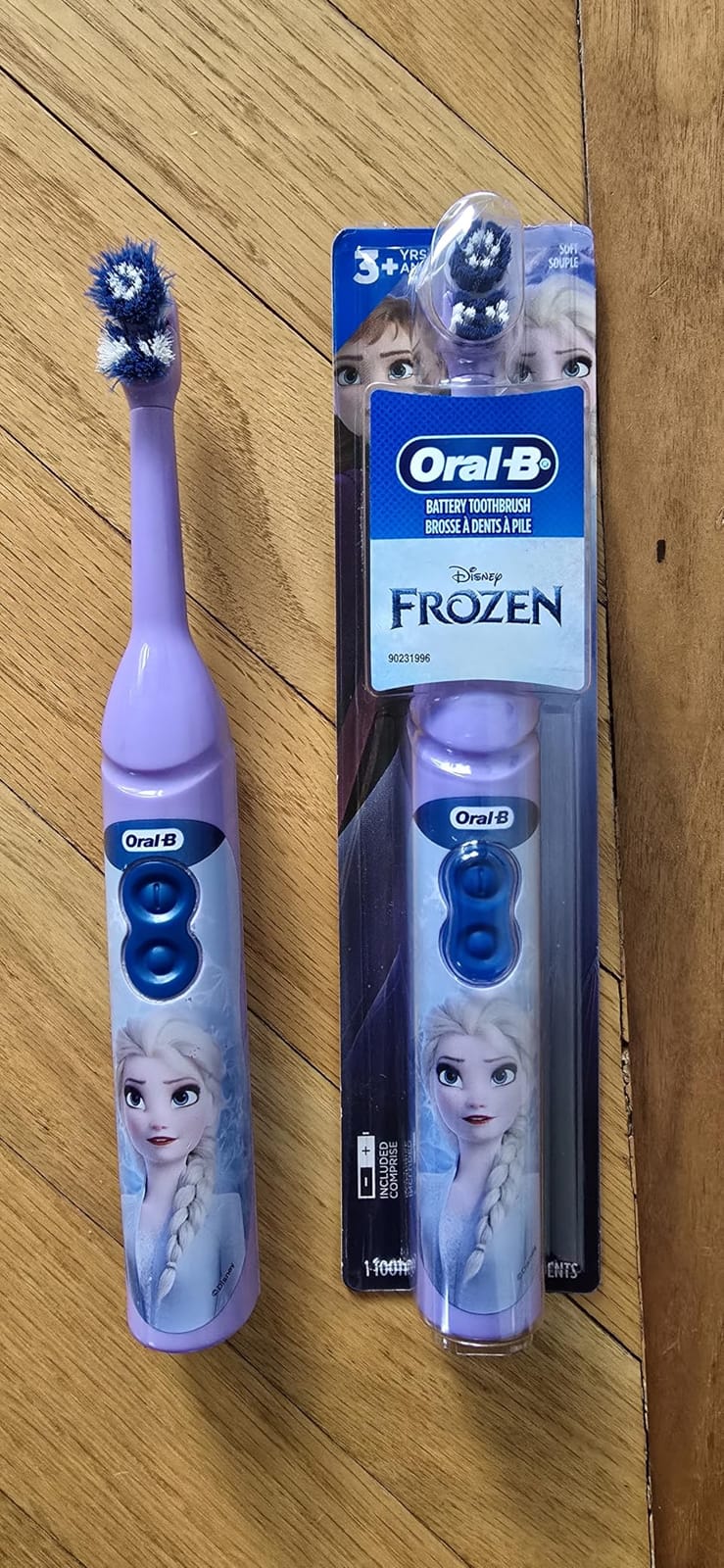 Oral-B Kids Battery Power Electric Toothbrush Featuring Disney's Frozen for Children and Toddlers age 3+, Soft (Characters May Vary) customer photo 2