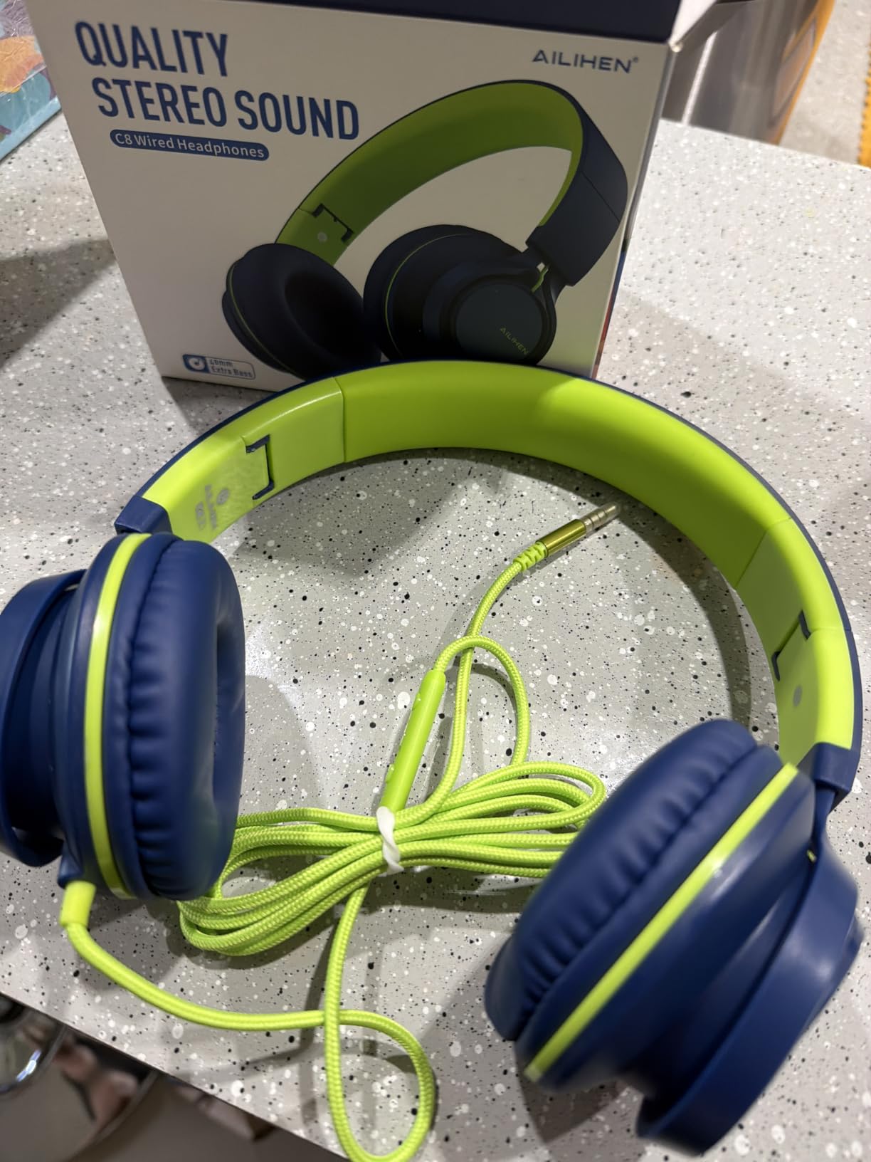 AILIHEN C8 Kids Wired Headphones with Mic for School, 3.5mm Jack, BlackBlue customer photo 1