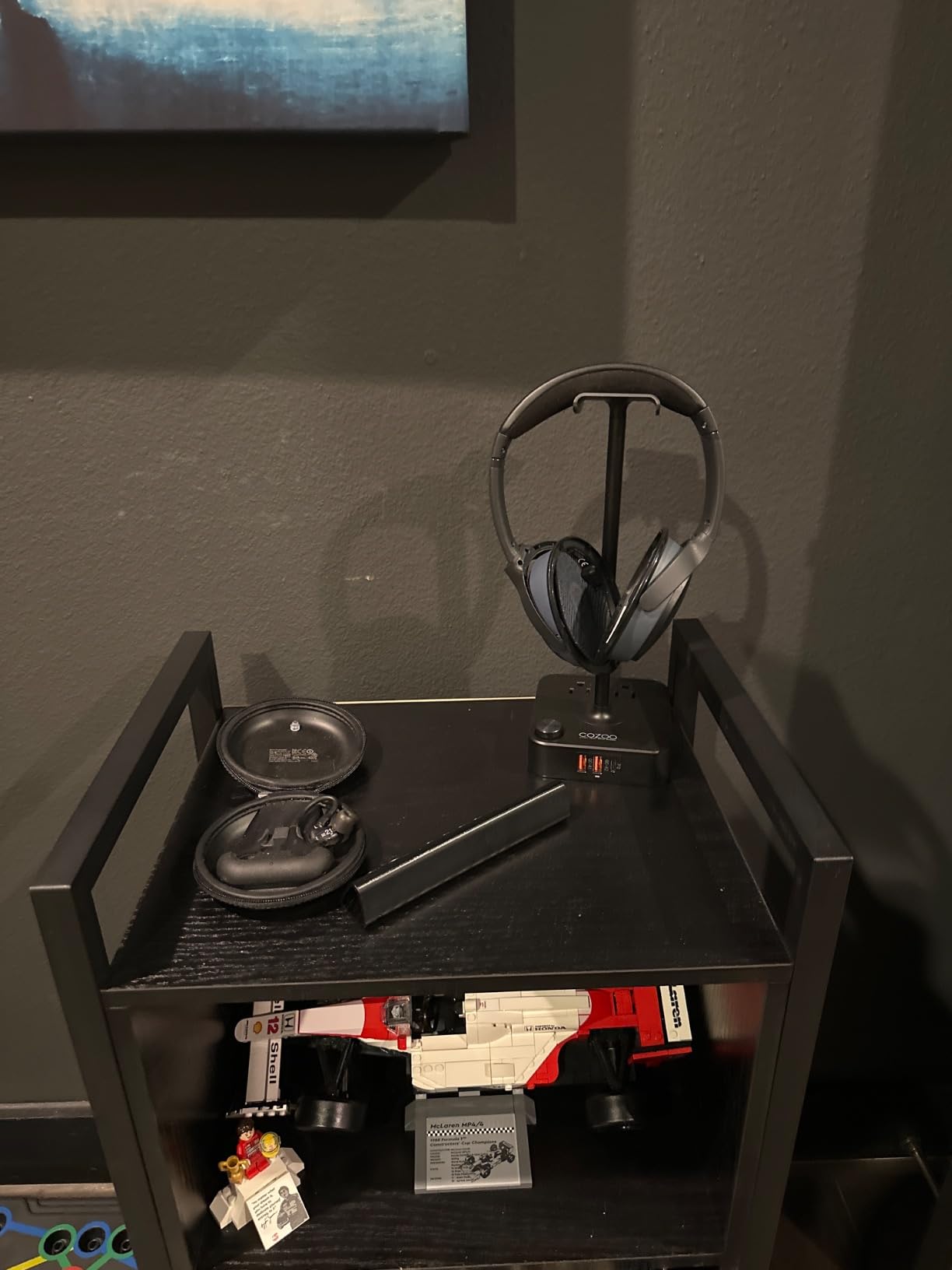 cozoo Headphone Stand with Charger for Desk, Gifts for Gamers Men, Black customer photo 2