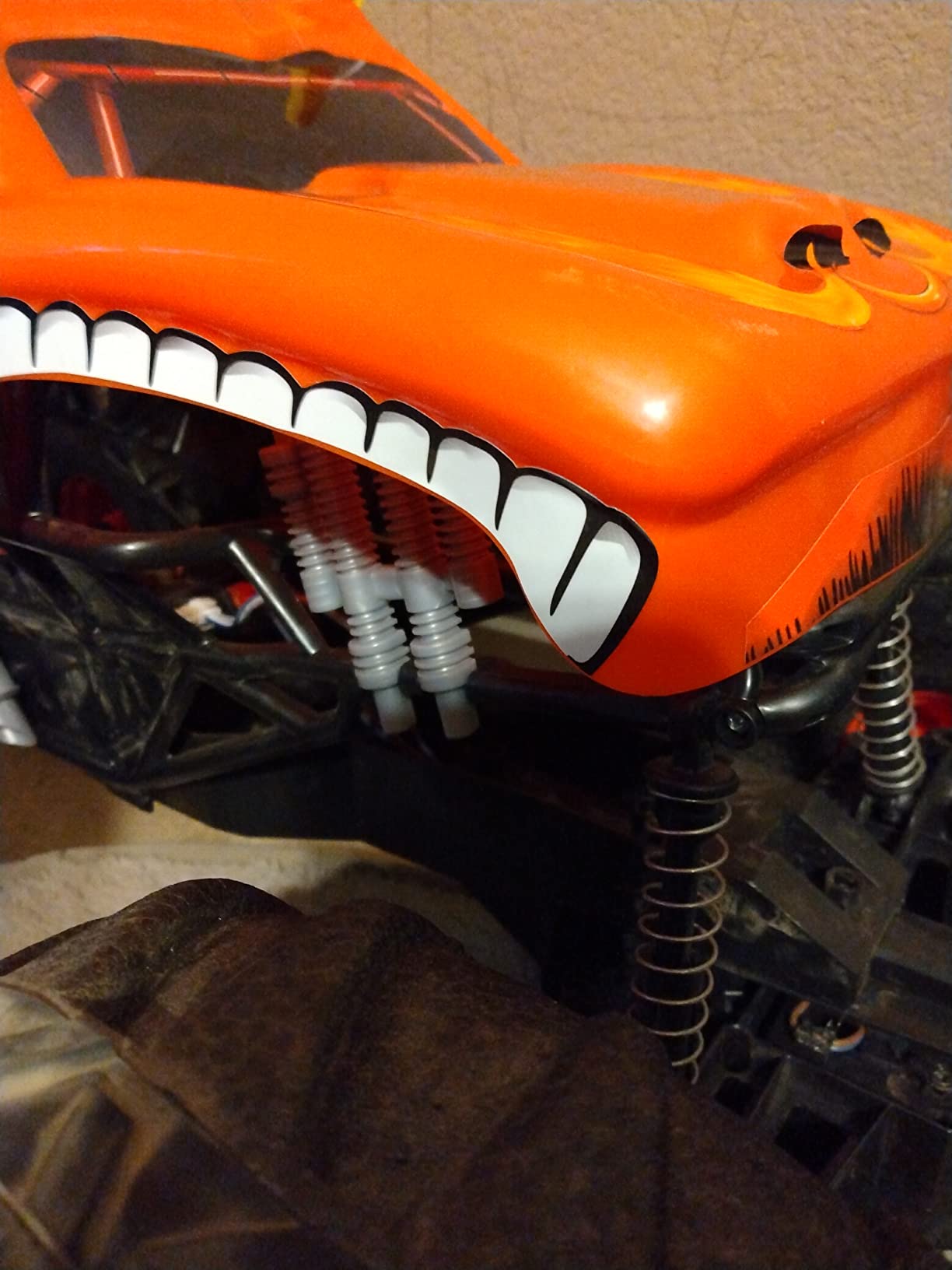 Monster Jam Official Grave Digger Remote Control Monster Truck, 1:24 Scale, 2.4 GHz, for Ages 4 and Up customer photo 1