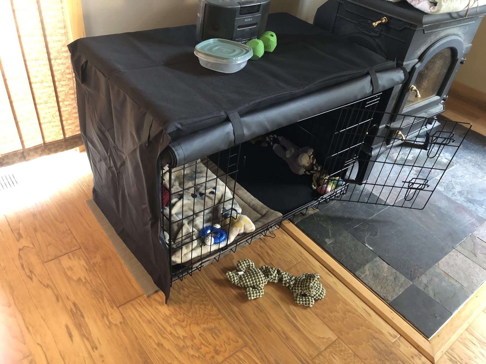 HONEST OUTFITTERS Dog Crate Cover 36 Inch Kennel for Medium Dog, Heavy Duty Oxford Fabric,with Double Door, Pockets and Mesh Window (37L x 24W x 25H,Black) customer photo 1