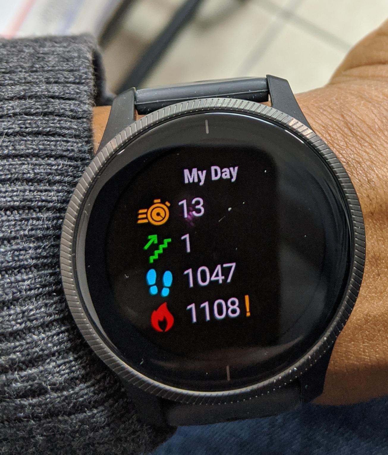 Garmin 010-02173-11 Venu, GPS Smartwatch with Bright Touchscreen Display, Features Music, Body Energy Monitoring, Animated Workouts, Pulse Ox Sensor and More, Black customer photo 2