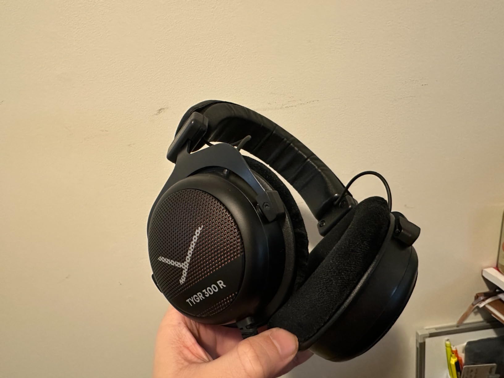 beyerdynamic TYGR 300 R Open-Back Wired Gaming Headphones, No Mic, Black customer photo 1