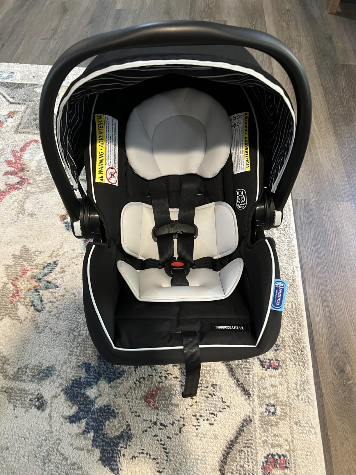 Graco SnugRide Lite LX Infant Car Seat, Lightweight Rear-Facing Seat for Babies 4–30 lb, 4-Position Adjustable Base, Latch Installation & ProtectPlus Engineered, Studio customer photo 2