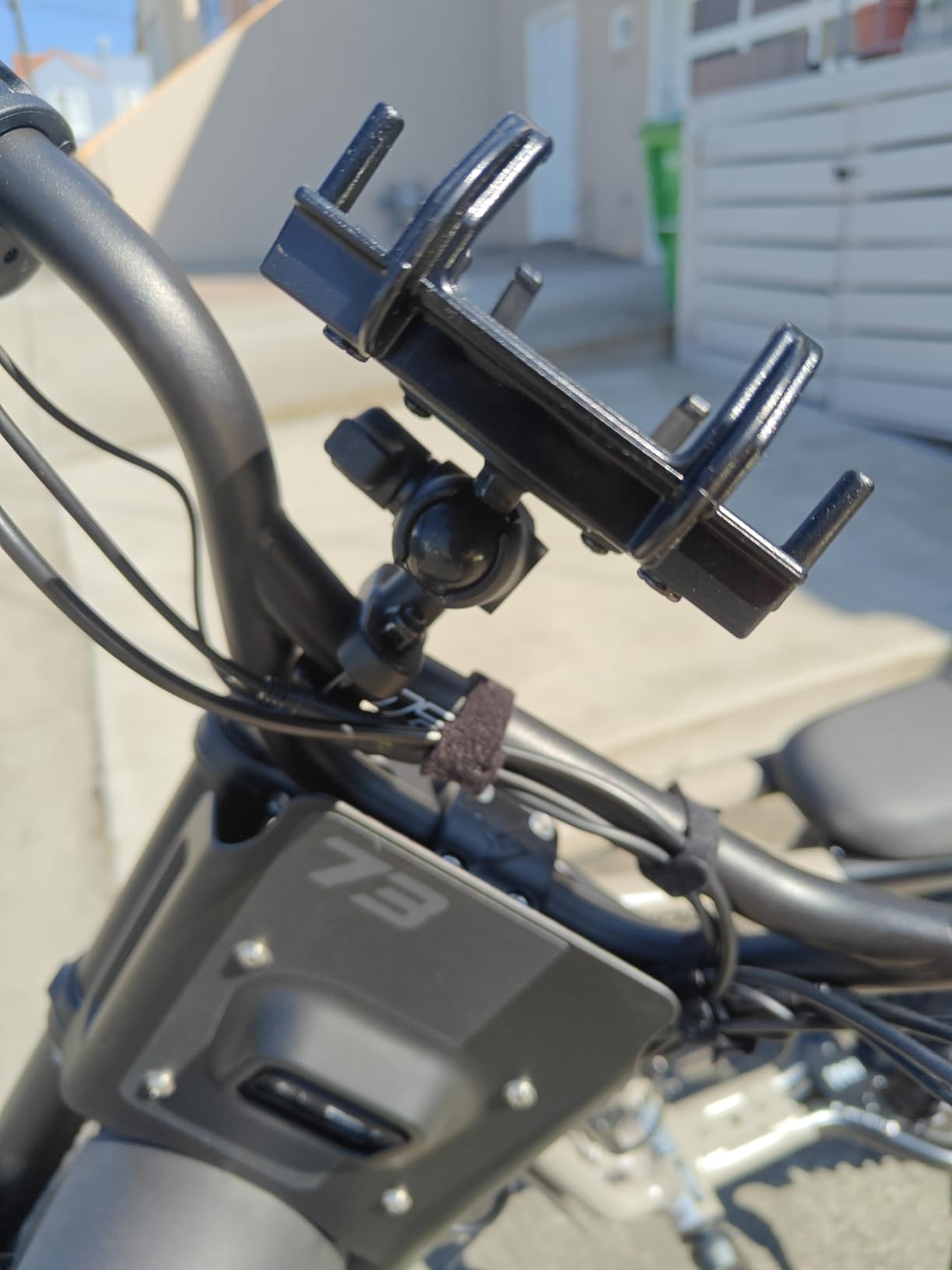 RAM MOUNTS Quick-Grip XL Phone Mount with Handlebar U-Bolt Base customer photo 2