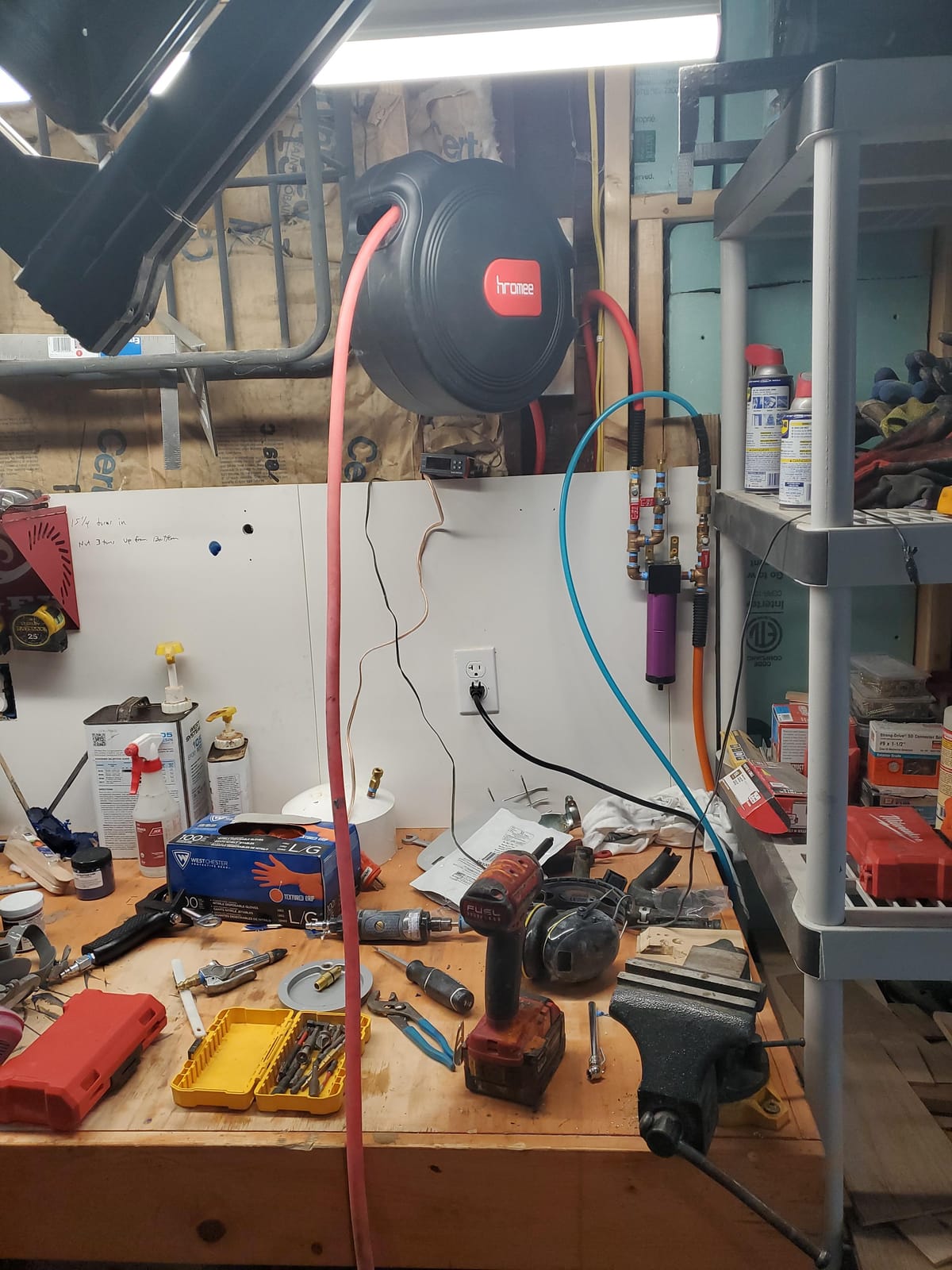Hromee Air Compressor Hose Reel with Automatic Retractable Enclosed 3/8 Inch × 50 Feet Hybrid Pneumatic Hose, Fittings and Swivel Mount Bracket MAX. 300PSI customer photo 2