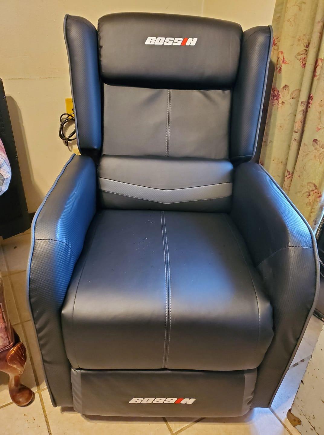 BOSSIN 400lbs Big and Tall Gaming Recliner Chair, PU Leather Seating, Blue customer photo 1