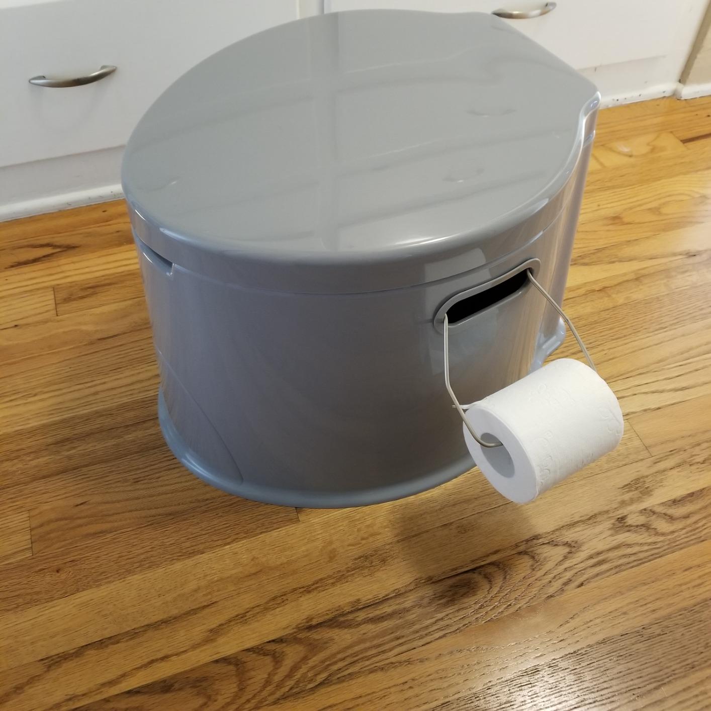 GIANTEX Portable Travel Toilet with Detachable Inner Bucket and Removable Toilet Paper Holder Lightweight Outdoor Indoor Toilet for Camping, Hiking, RV, Boating and Trip customer photo 1