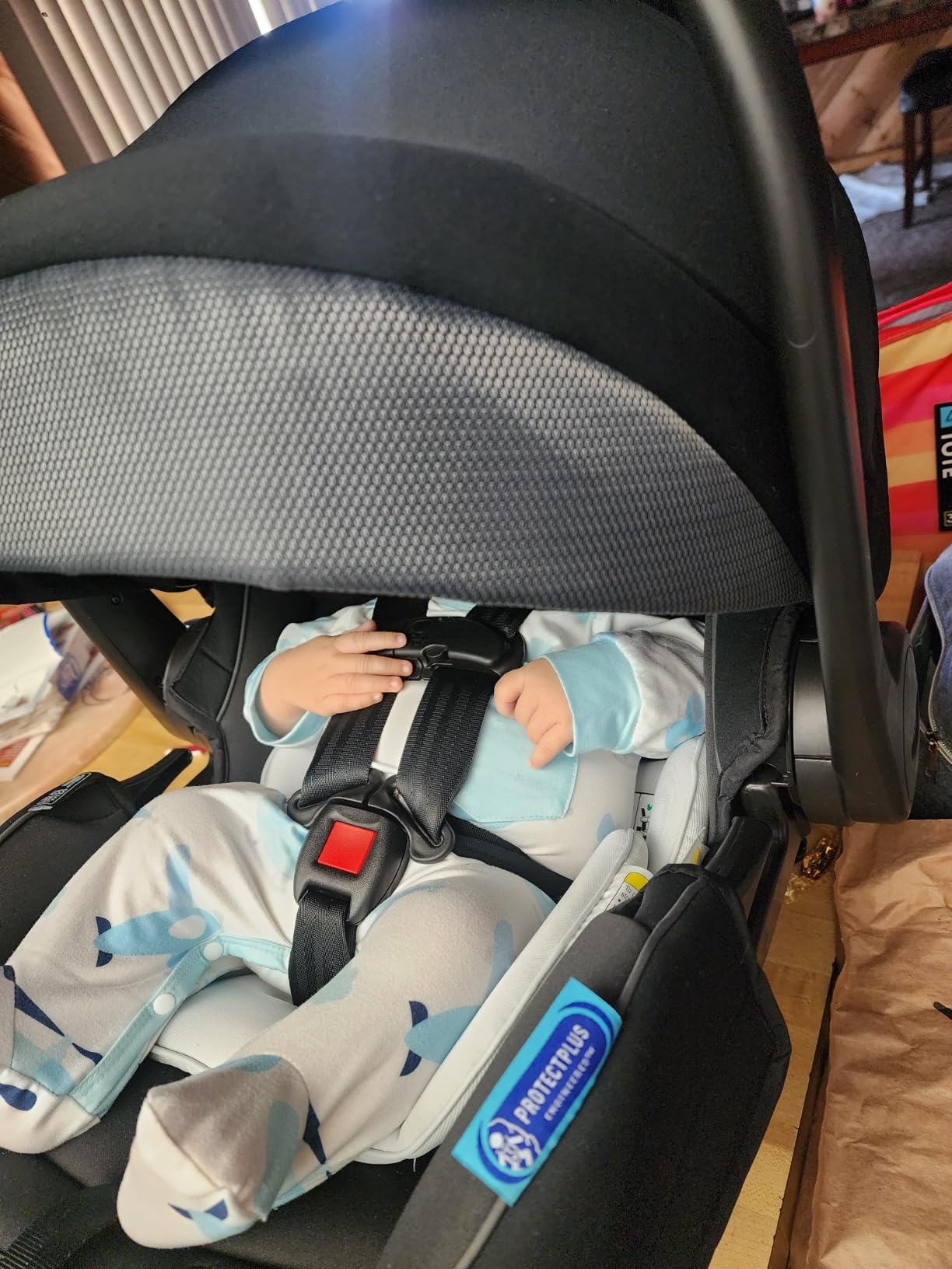 Graco SnugRide SnugFit Infant Car Seat, Baby Car Seat with Anti Rebound Bar for Extra Safety, No-Rethread Harness, Latch Equipped Carseat, Baby Essentials, Gift for New Parents, Gotham customer photo 2