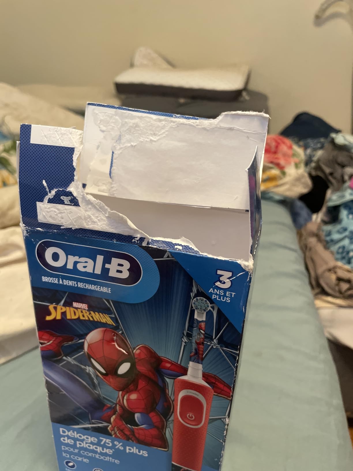 Oral-B Kids Electric Toothbrush Featuring Marvel's Spiderman, for Kids 3+ customer photo 2
