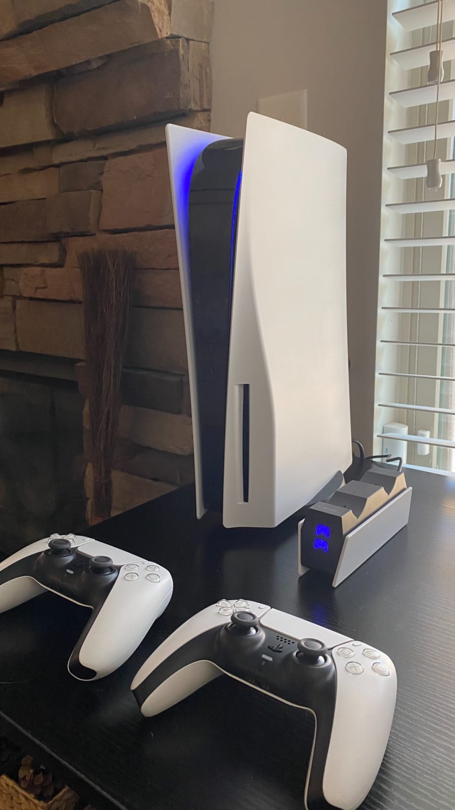 OIVO PS5 Controller Charging Station, Sony PSP Games customer photo 2