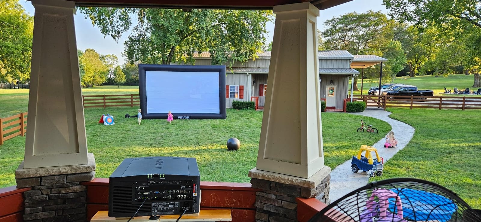 VEVOR Inflatable Projector Screen for Outdoor Use with 350W Air Blower customer photo 2